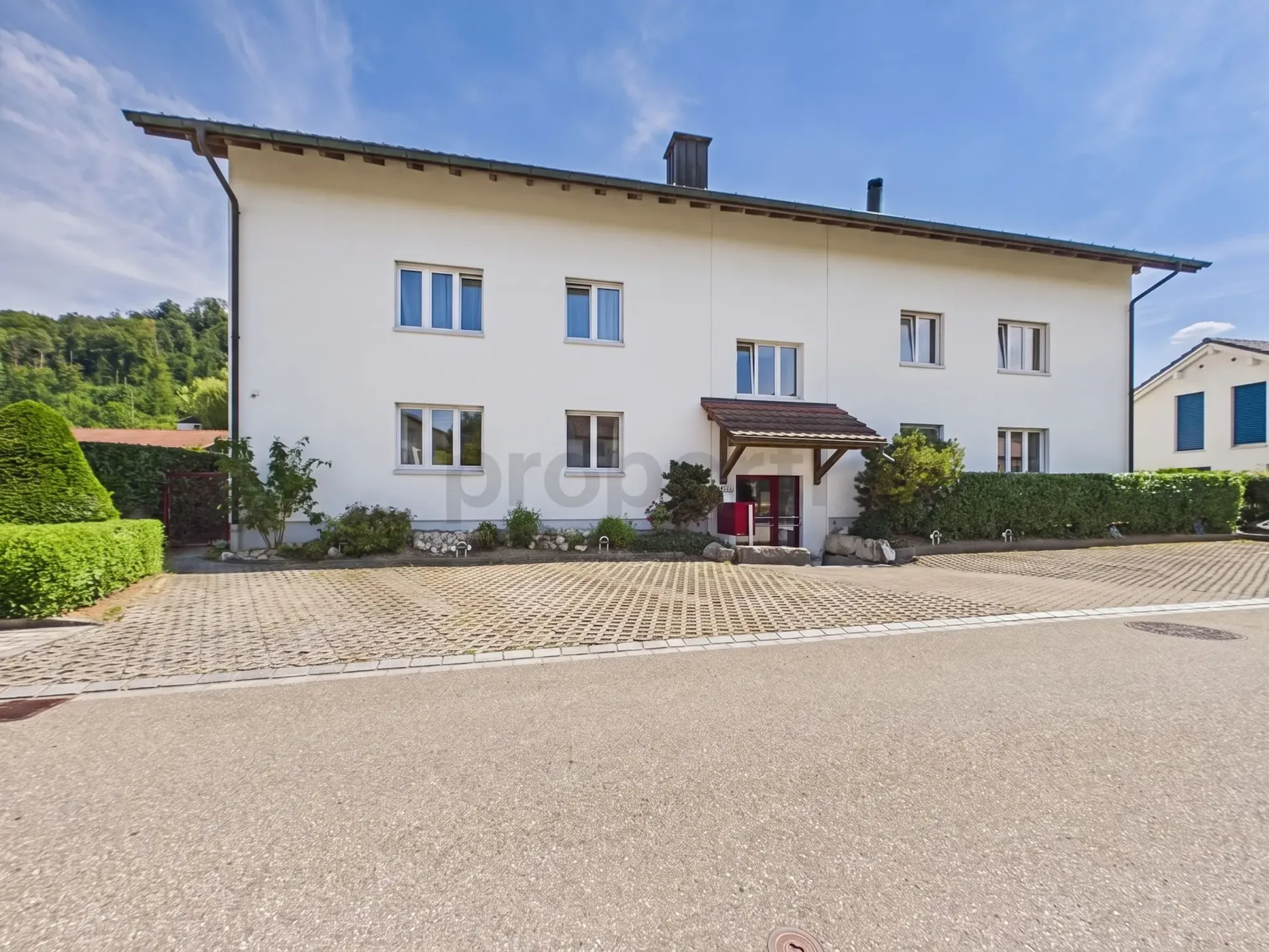 Modern and bright apartment with balcony in Schwaderloch