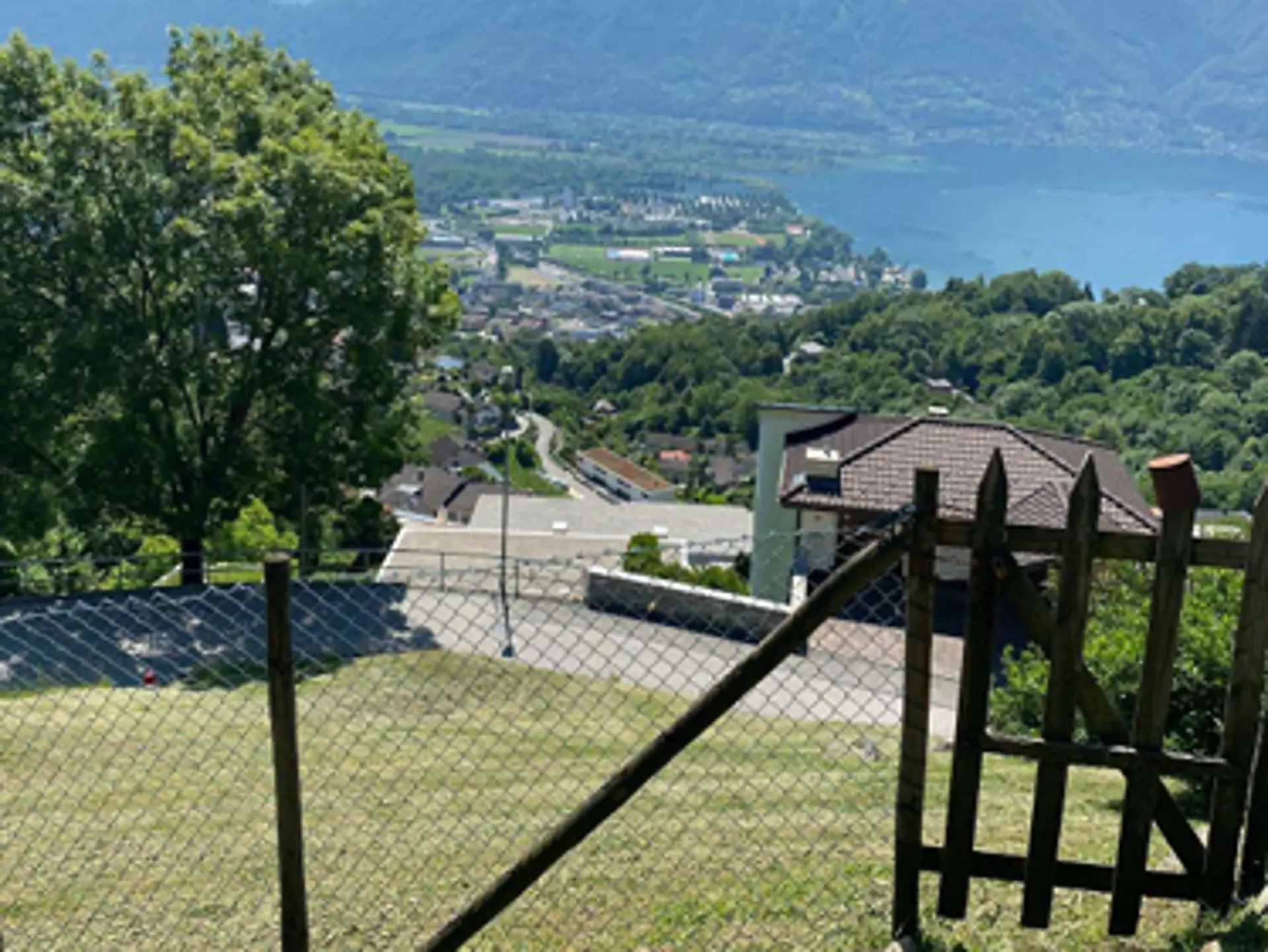 Terreno edificabile vista lago - Opportunità di sviluppo residenziale