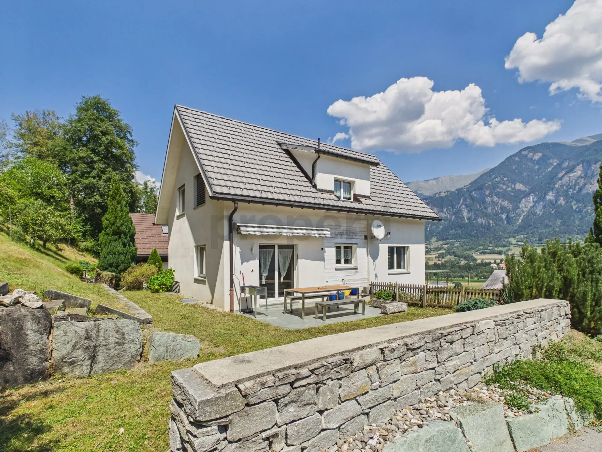 Votre nouvelle maison avec terrasse, jardin, balcon et vue merveilleuse