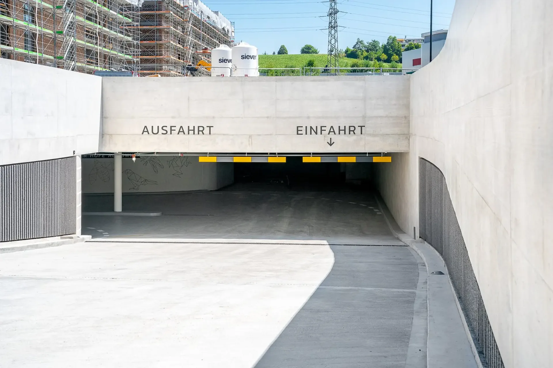 Place de parking dans une résidence moderne à Adliswil