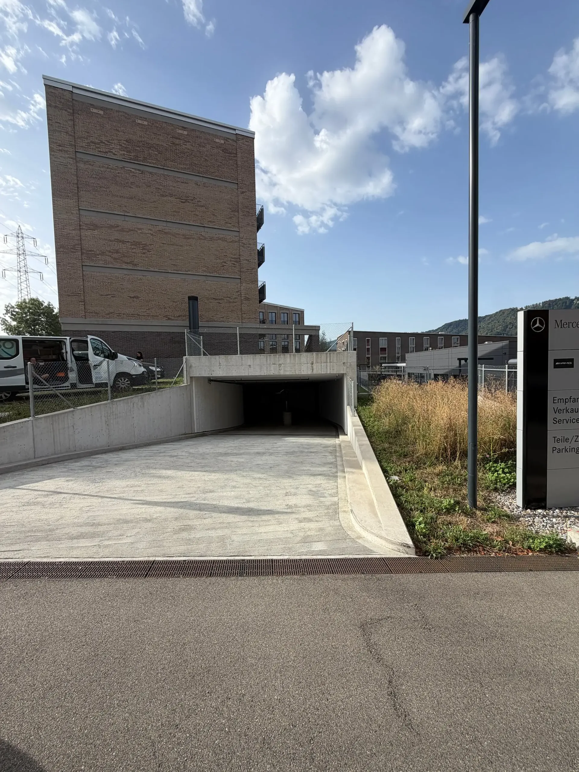 Place de parking souterraine à louer à Adliswil