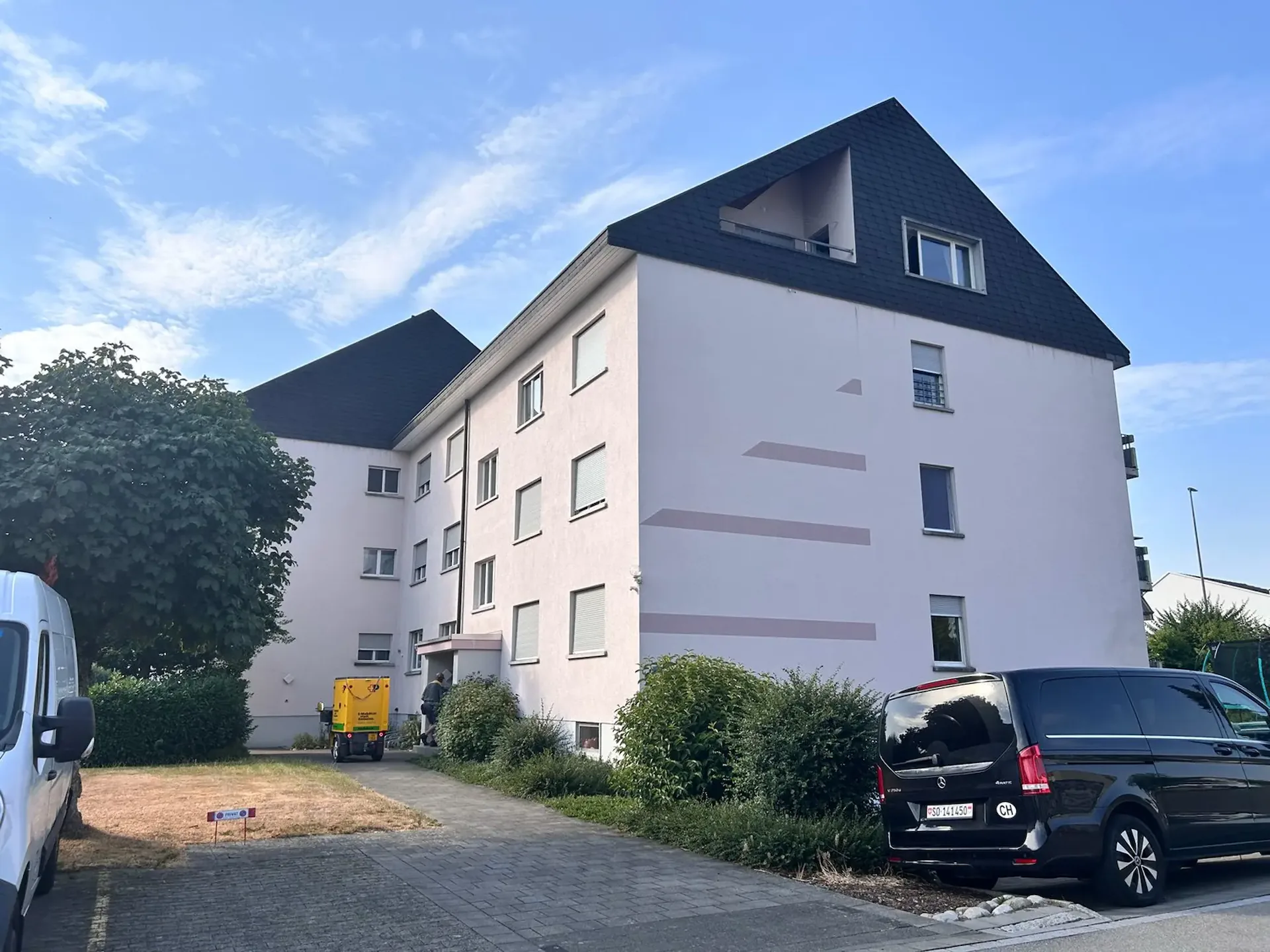 Charming 2.5-room attic apartment with garage