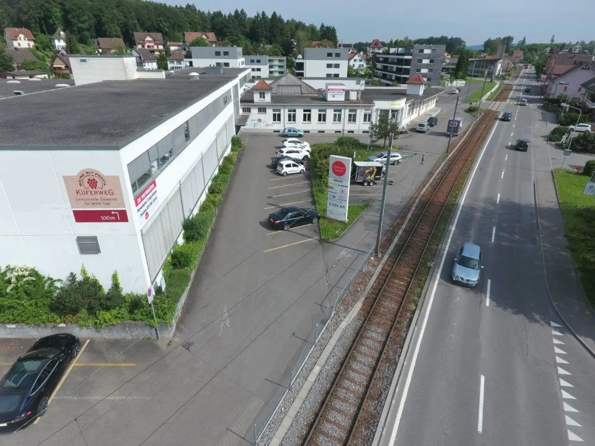 Helles 80 m2 Büro zu vermieten