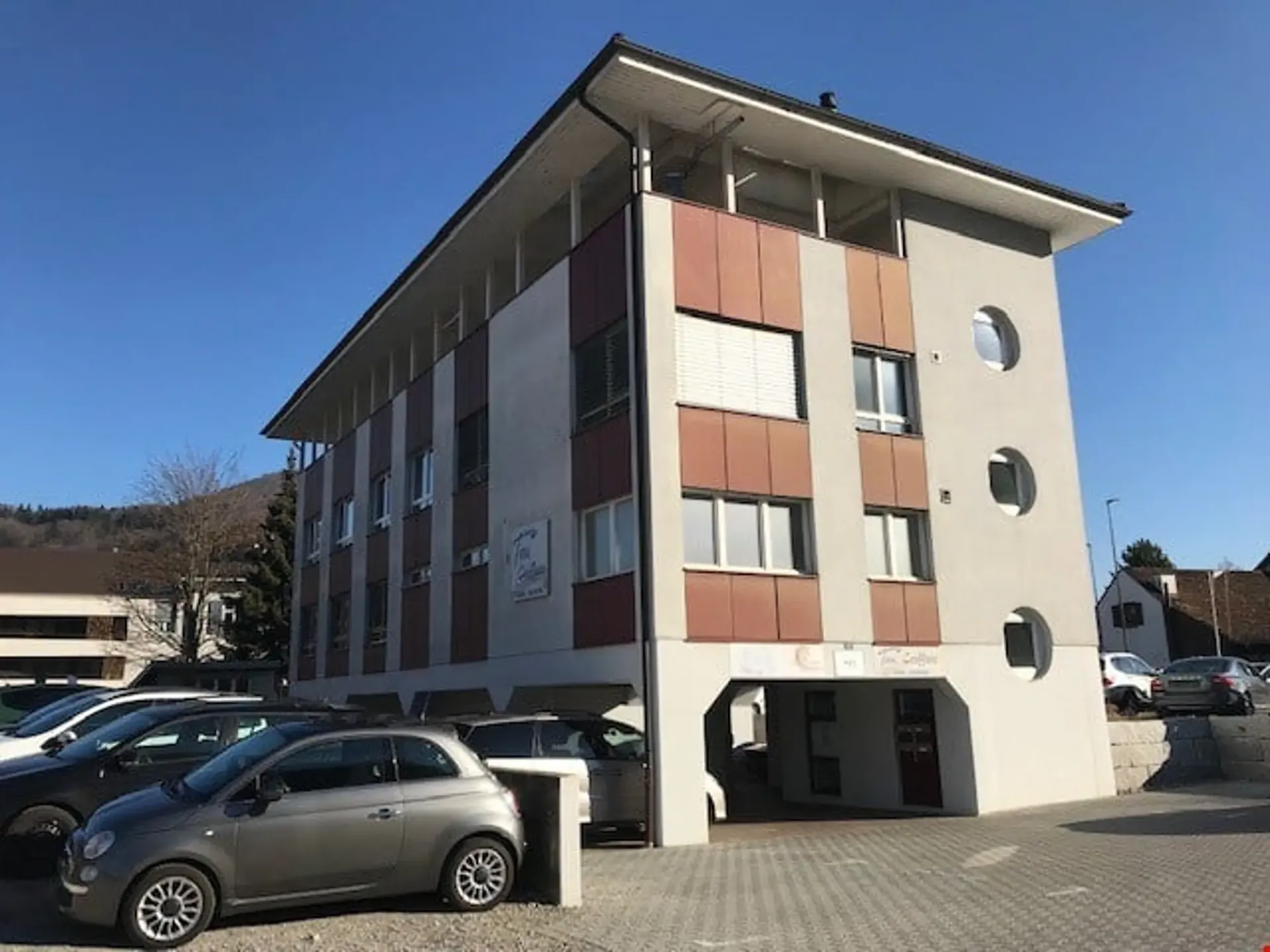 Locaux de bureau/pratique lumineux de 5,5 pièces - à Sissach BL