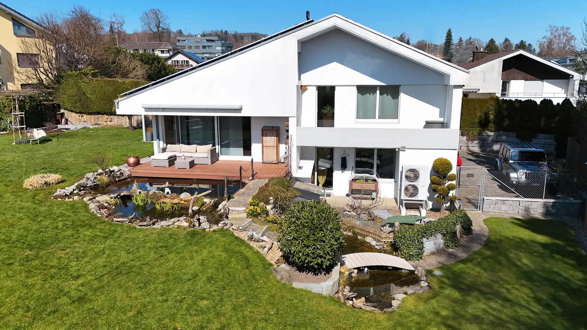 Maison individuelle dépendante avec jardin de paradis et potentiel