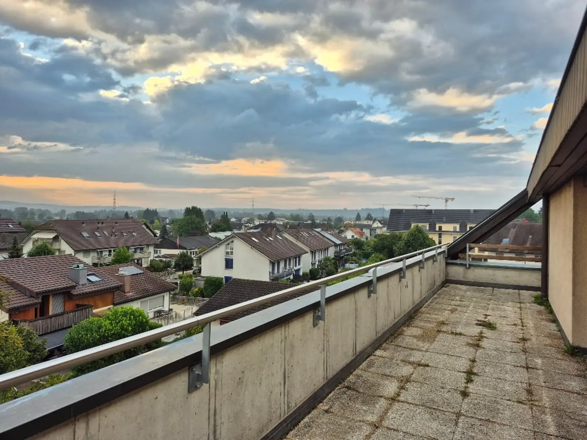 5.5-room apartment with a spacious 70 m² terrace and a beautiful view