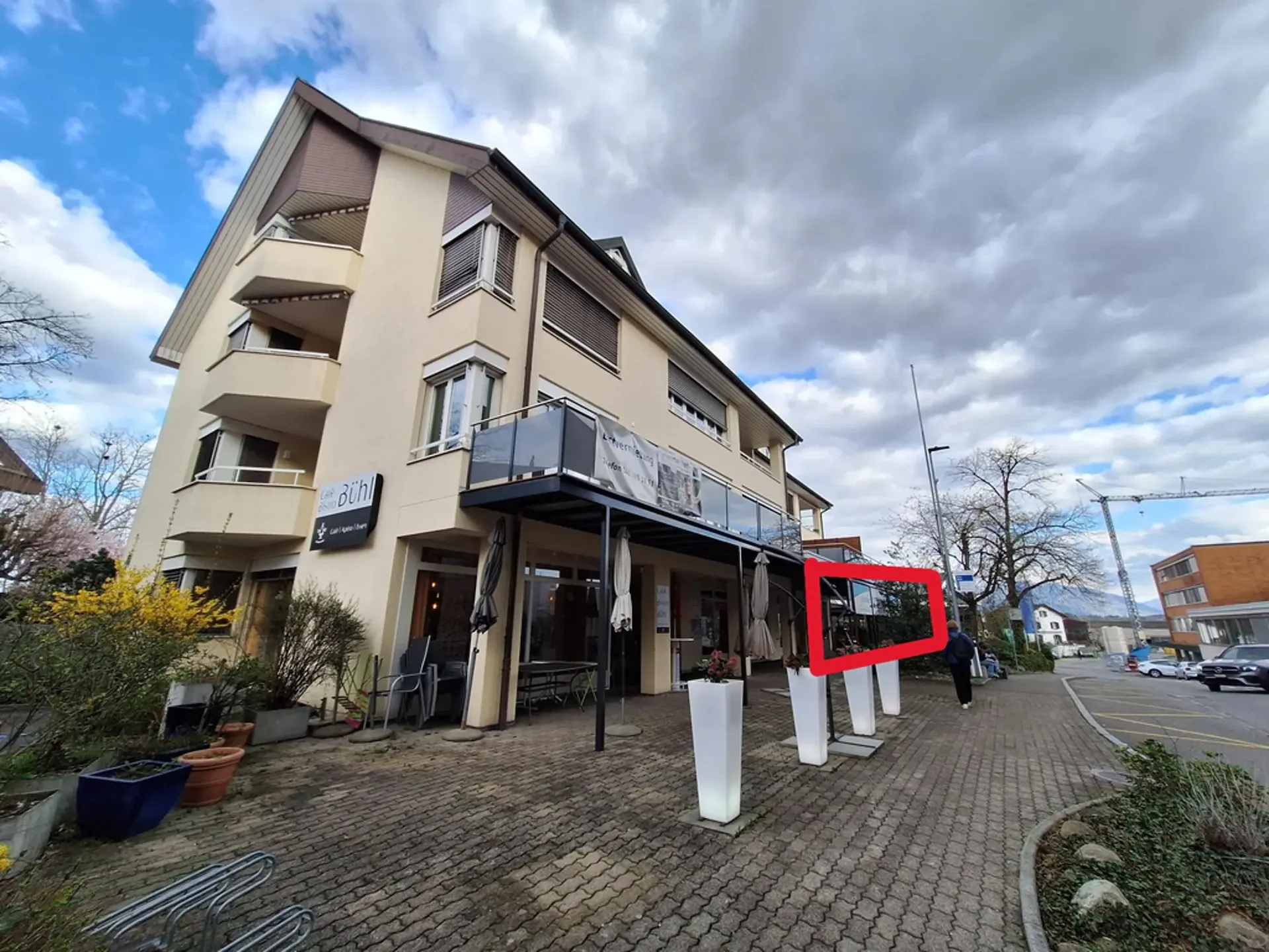 Zentrale Gewerbefläche mit grosser Schaufensterfront