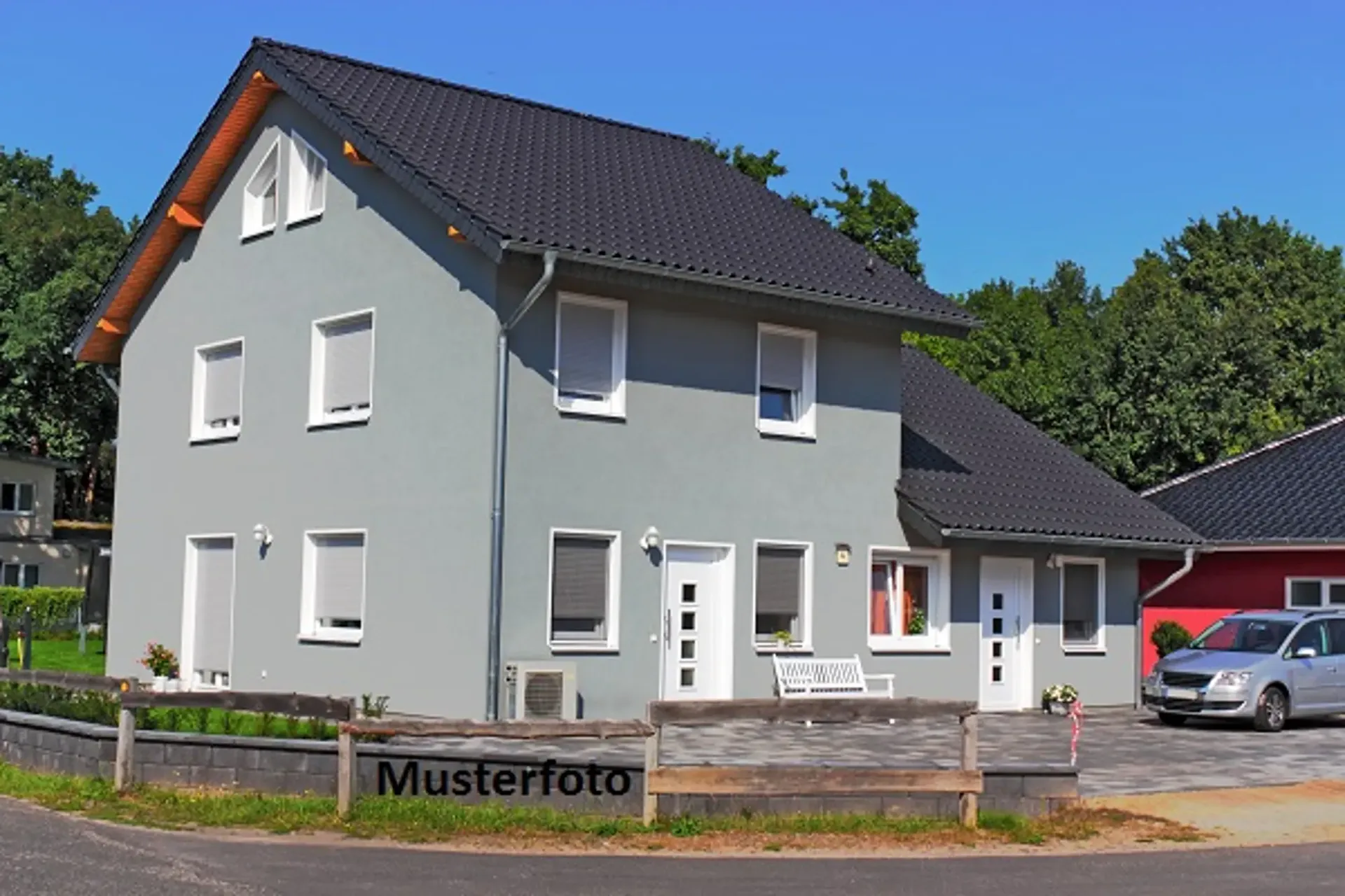 *Wohnung mit Loggia*