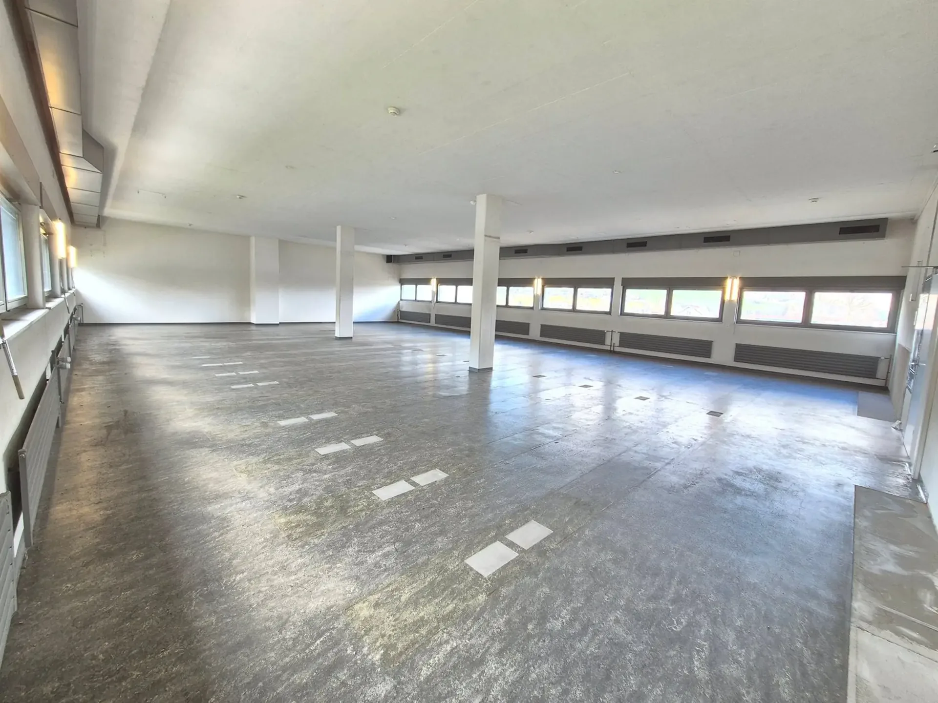 Grand espace commercial en centre-ville – à Schönenwerd