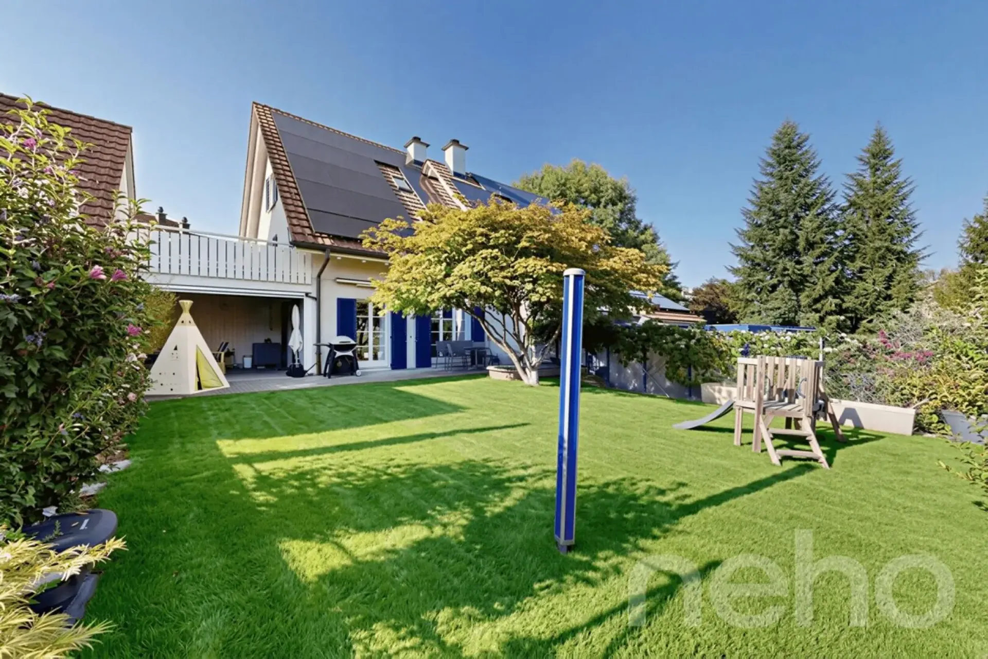 Maison mitoyenne pour deux familles avec jardin dans une impasse