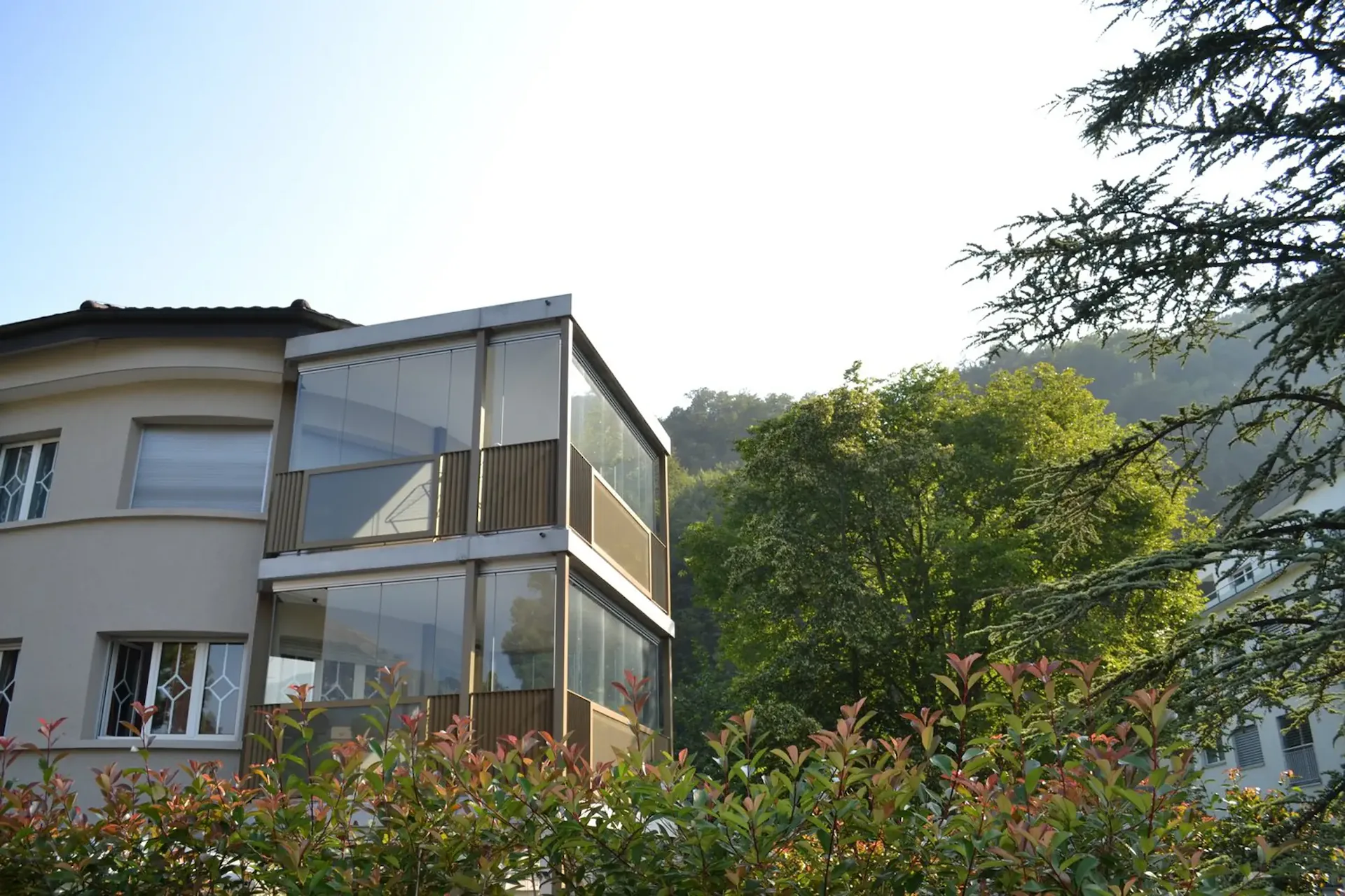 Charming, sunny and bright 3-room apartment with winter garden for rent