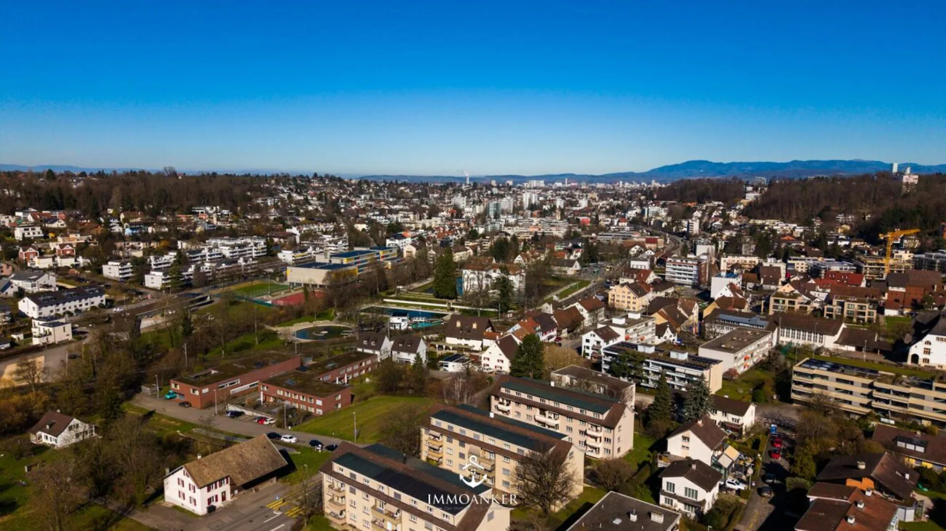 Appartement charmant 4.5 pièces avec cheminée et hauts plafonds - Avec projet de modernisation individuel