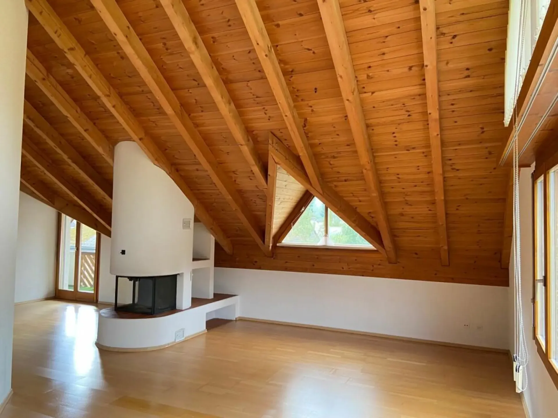 Charming and bright 4.5-room attic apartment in a quiet location in Werdenberg
