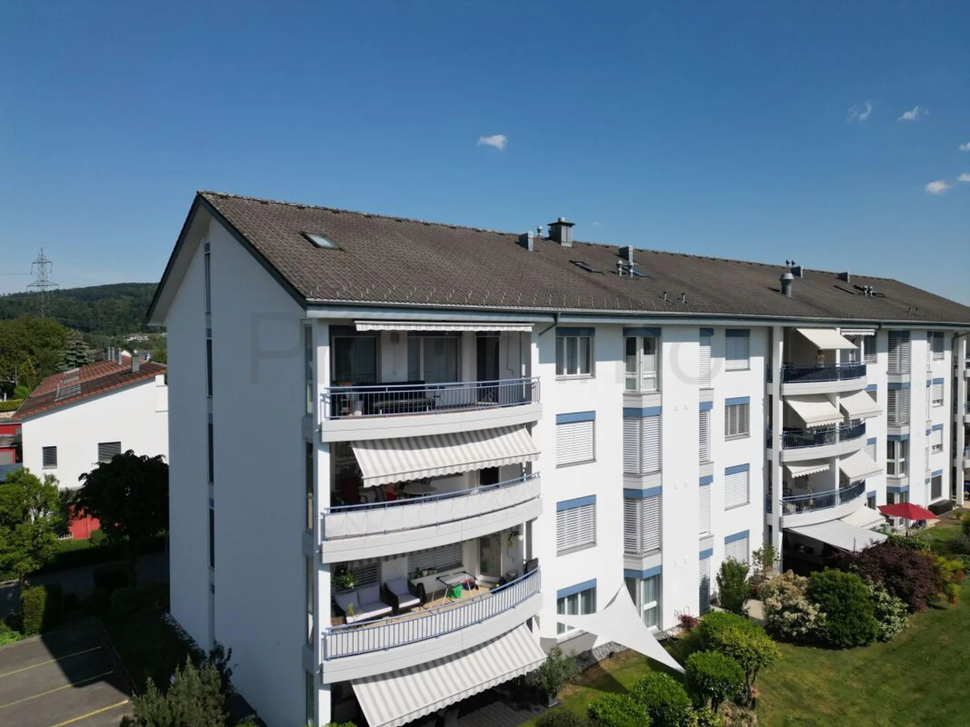 Merveille d'espace à Leuggern – Appartement-maisonnette en attique avec plus de 170 m² d'espace de vie