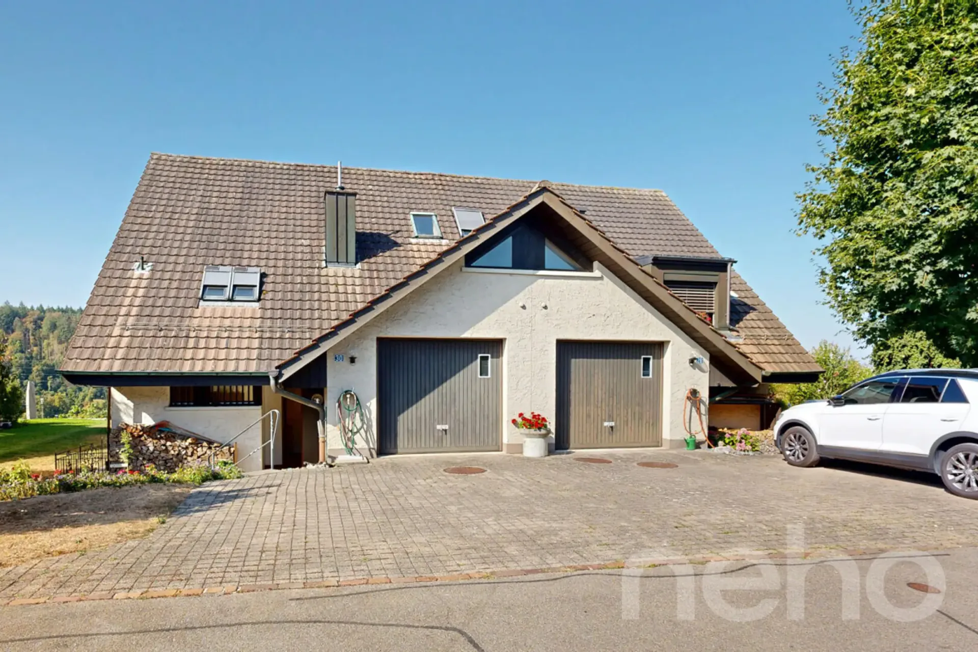 Maison mitoyenne double familiale avec jardin spacieux et vue loin
