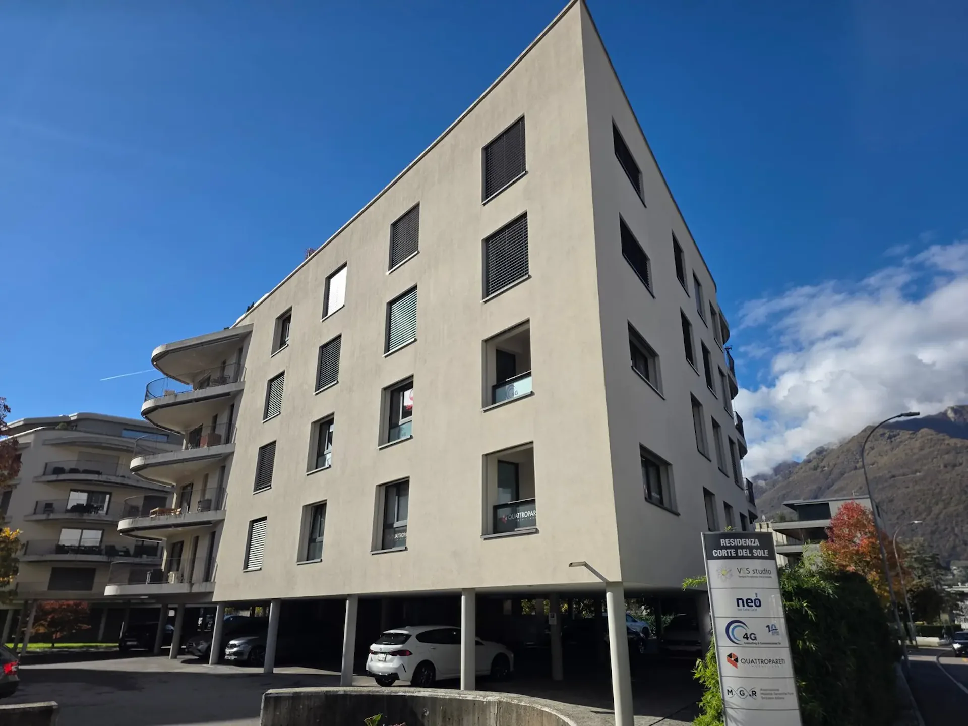 Büro mit 4 Räumen und Sanitäreinrichtungen in Giubiasco