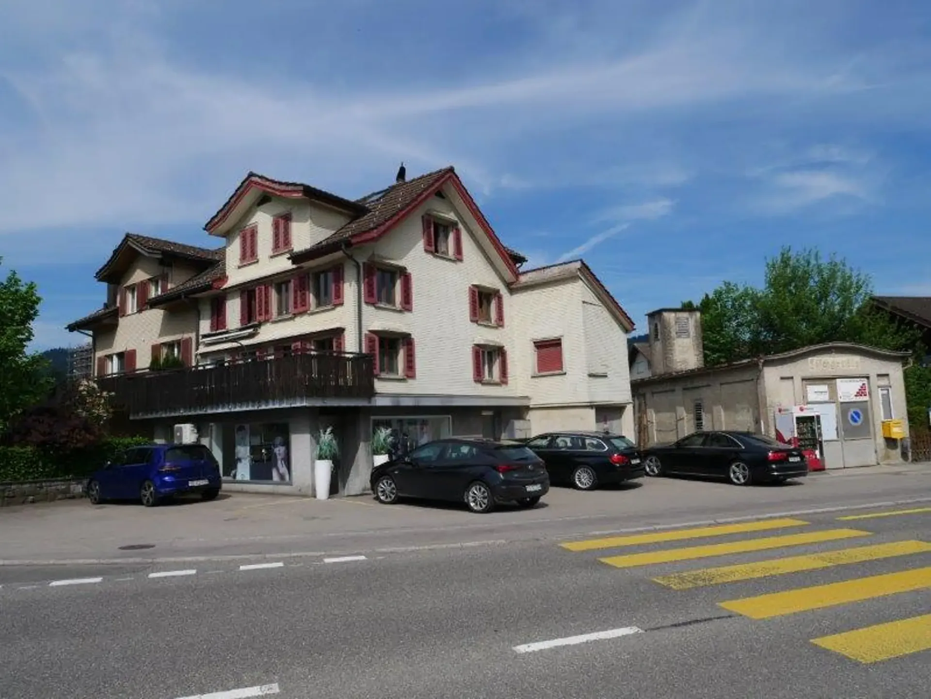 Charmant appartement maisonnette 4.5 pièces avec balcon et cheminée à Ulisbach