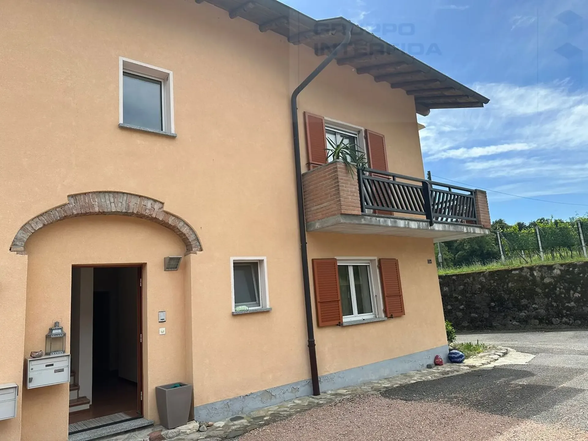 Haus mit drei Ebenen