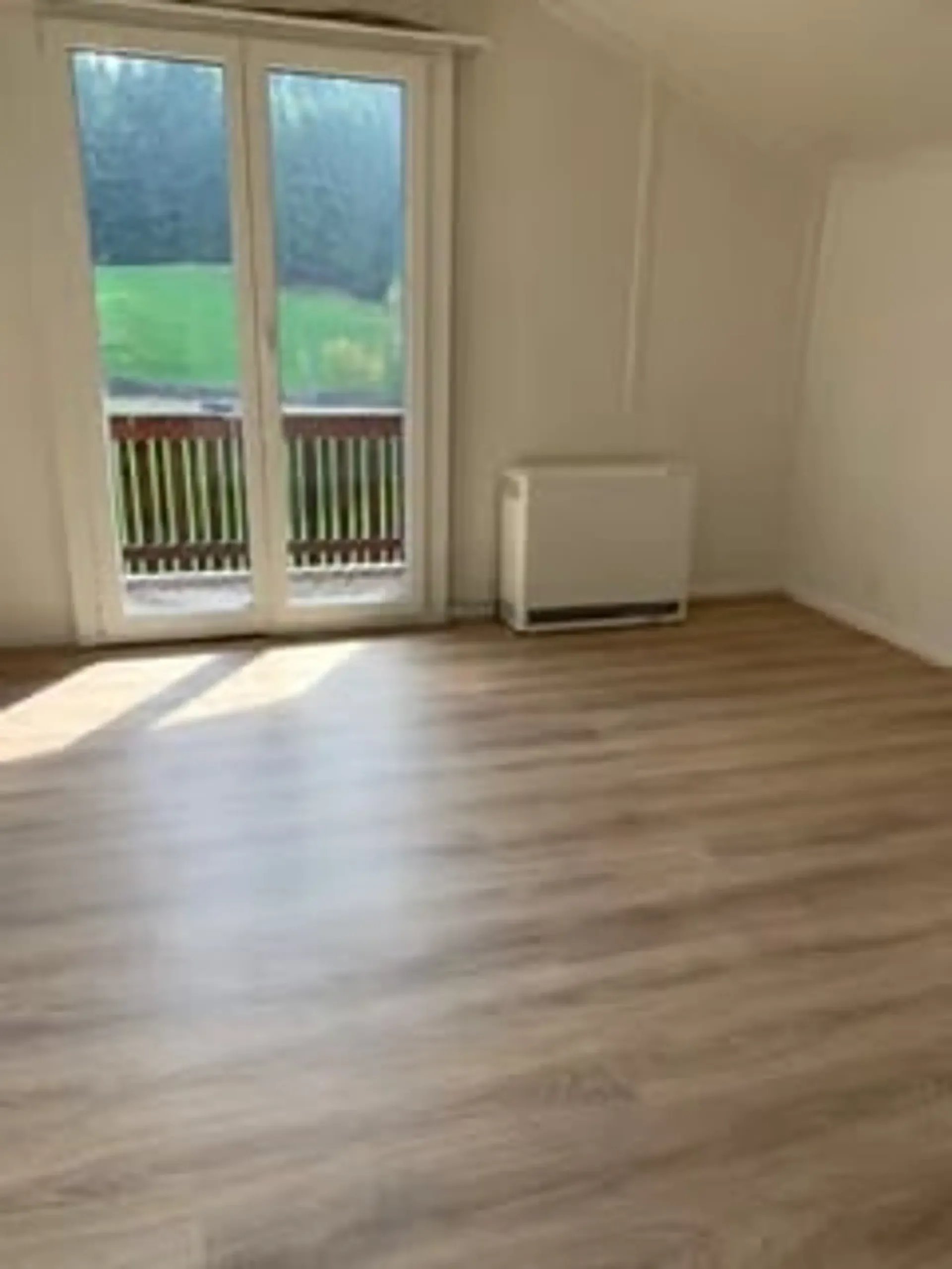 Helle 3-Zimmer-Wohnung mit Balkon in Heimberg