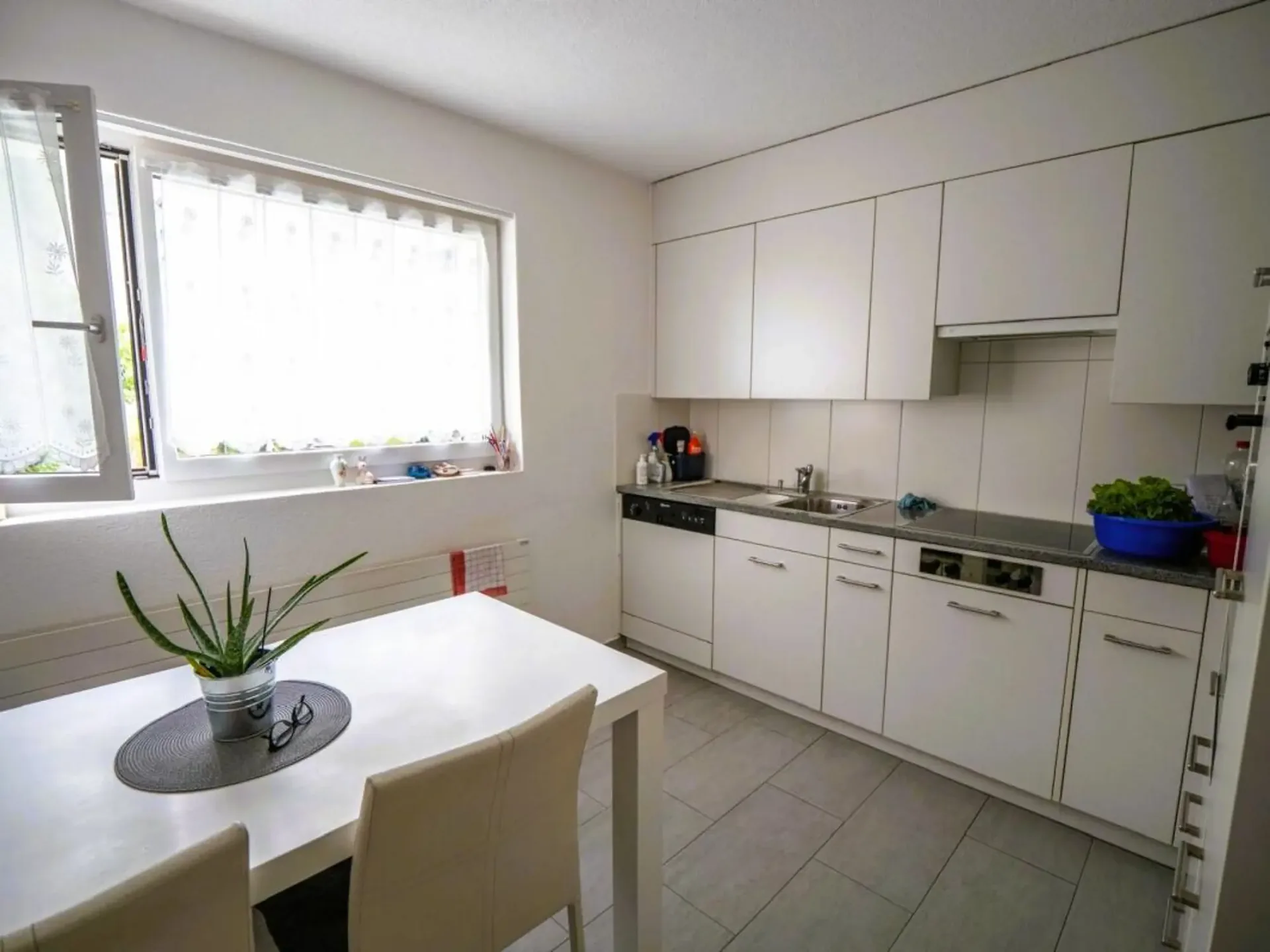 Attraktive 3.5-Zimmer-Wohnung mit Südbalkon in Domat/Ems