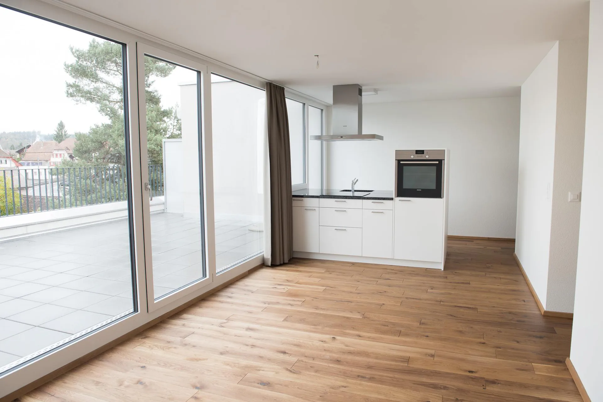 Modern 3.5-room attic apartment with large terrace in Oberentfelden