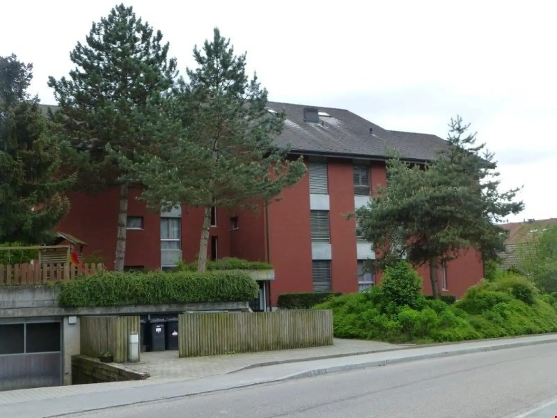 Appartement spacieux 6 pièces avec balcon et belle vue à Kerzers