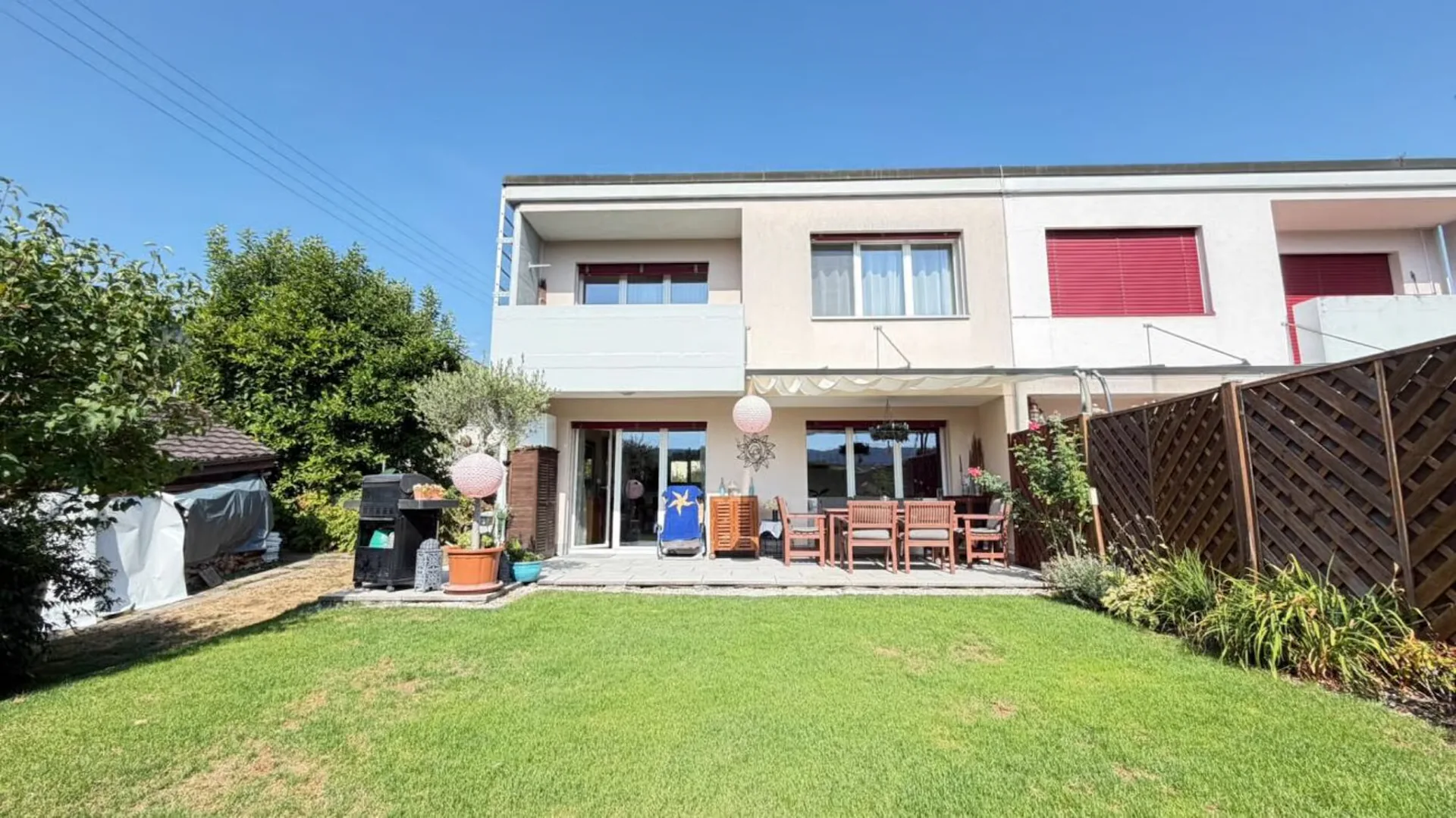 Ampia casa unifamiliare con garage, molto spazio e bella disposizione delle stanze
