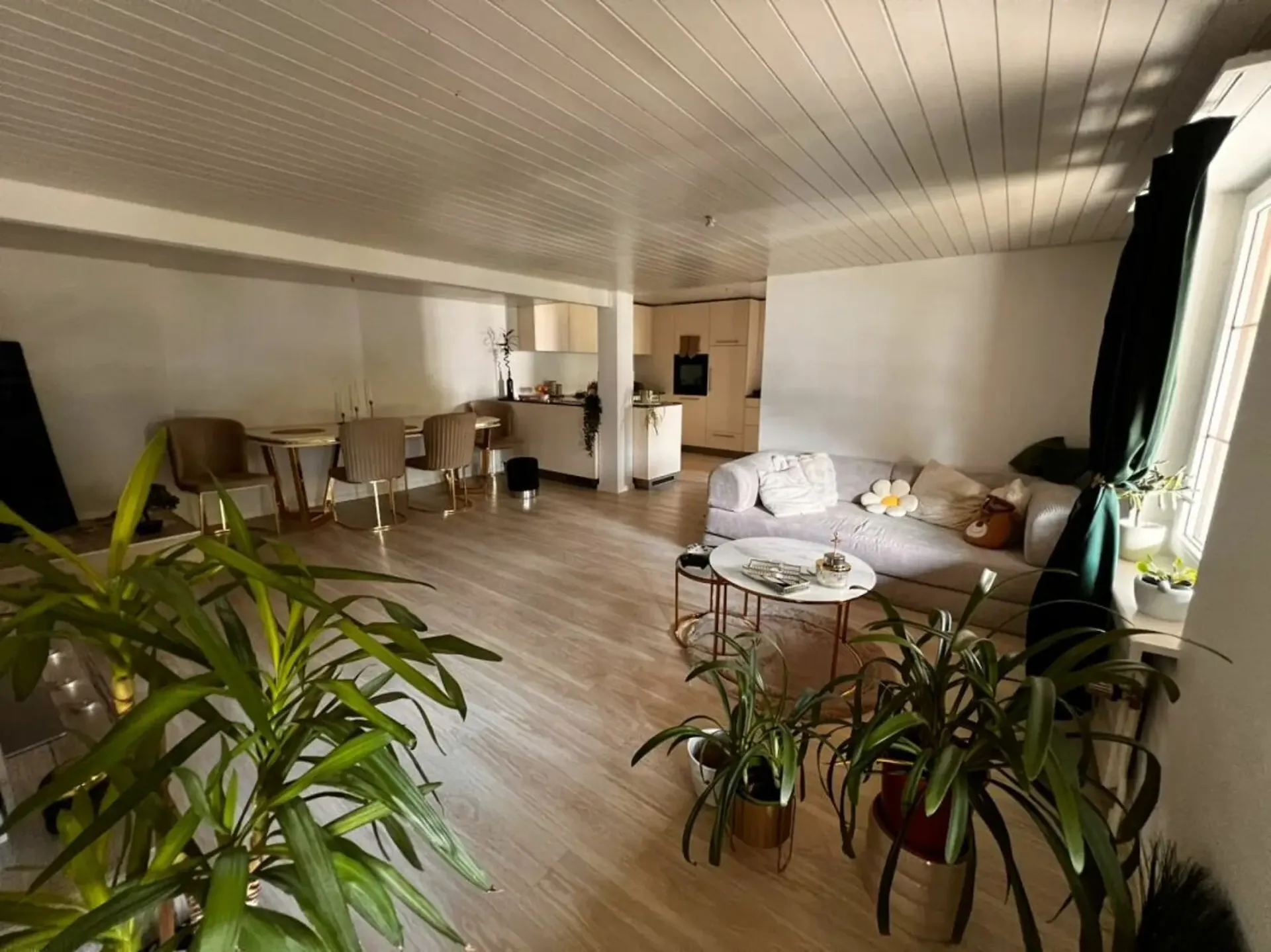 Grosszügige 3.5-Zimmer-Wohnung mit Garage & Top-Verkehrsanbindung in Othmarsingen