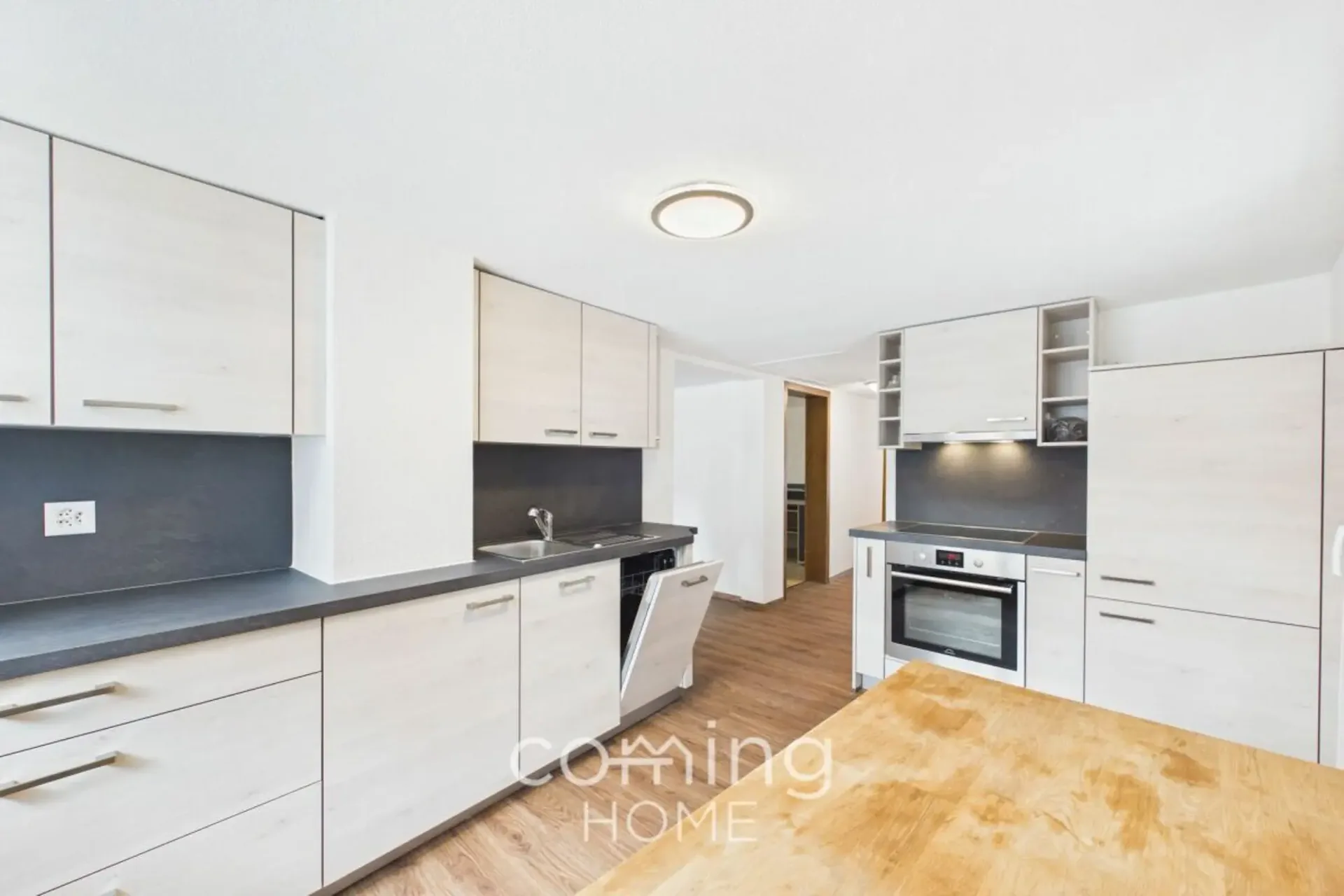 Living with a dream view in Saas-Balen - a charming 4.5-room flat with mountain views