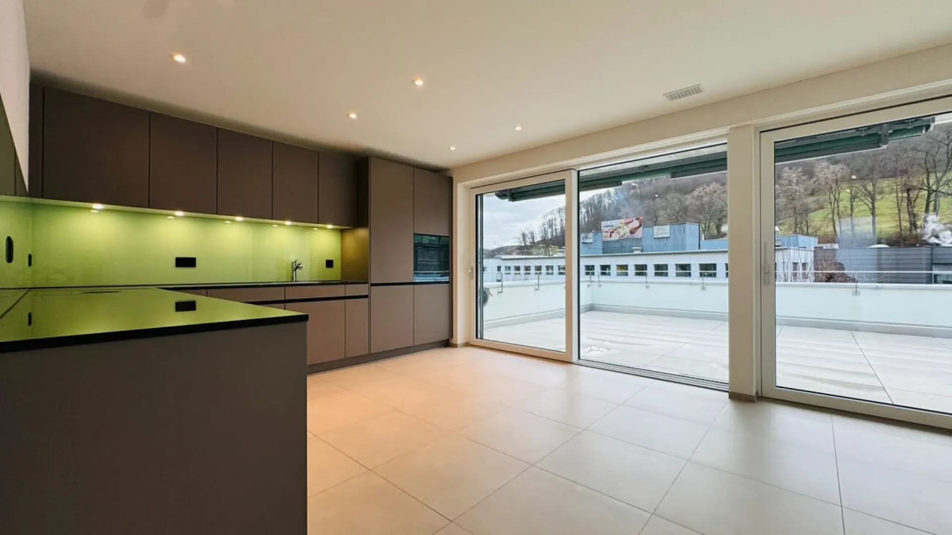 Appartement moderne de 3,5 pièces en attique avec terrasse de 66 m²