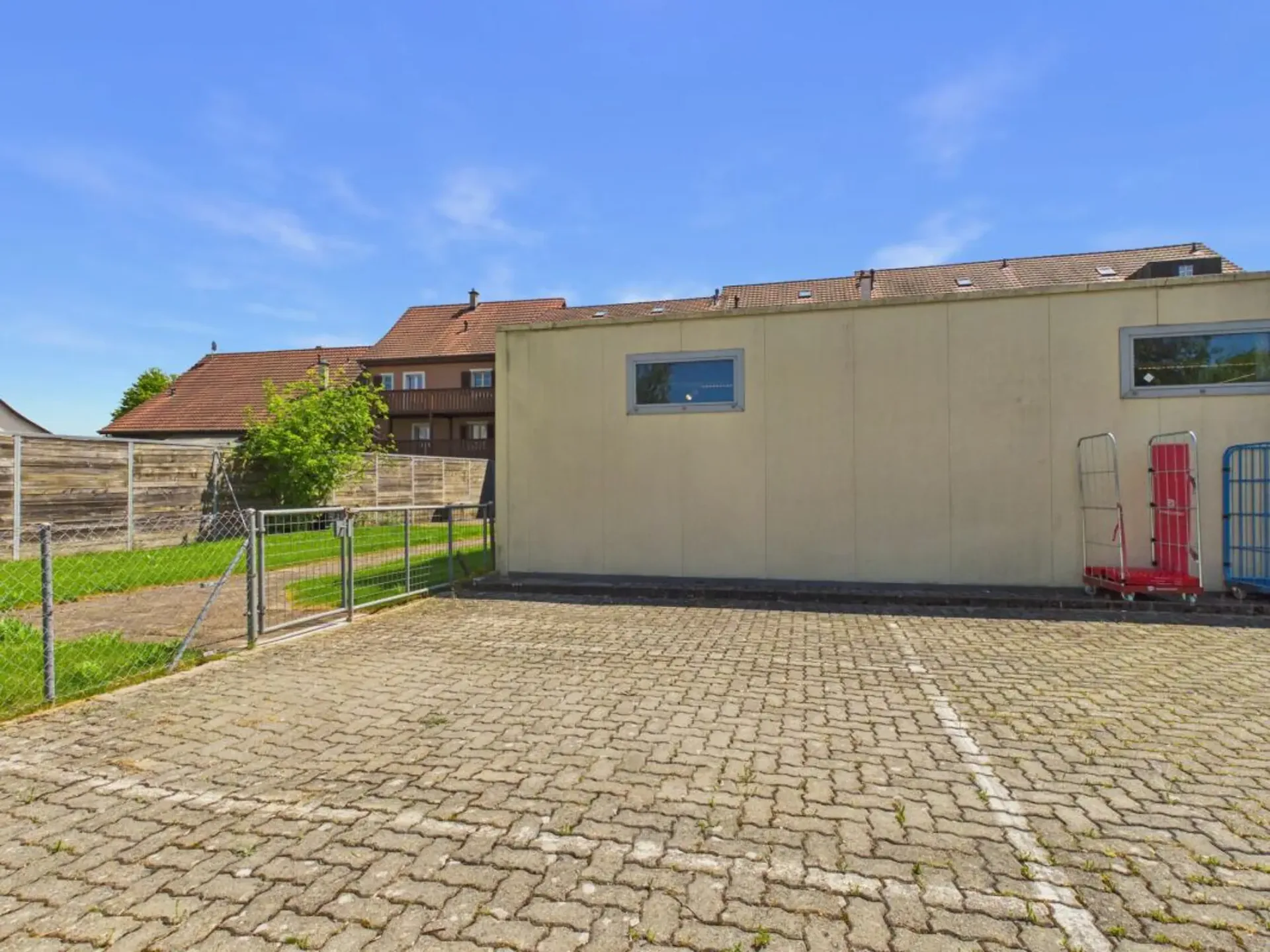 Geräumige und Ruhige Wohnung mit Balkon in Alle