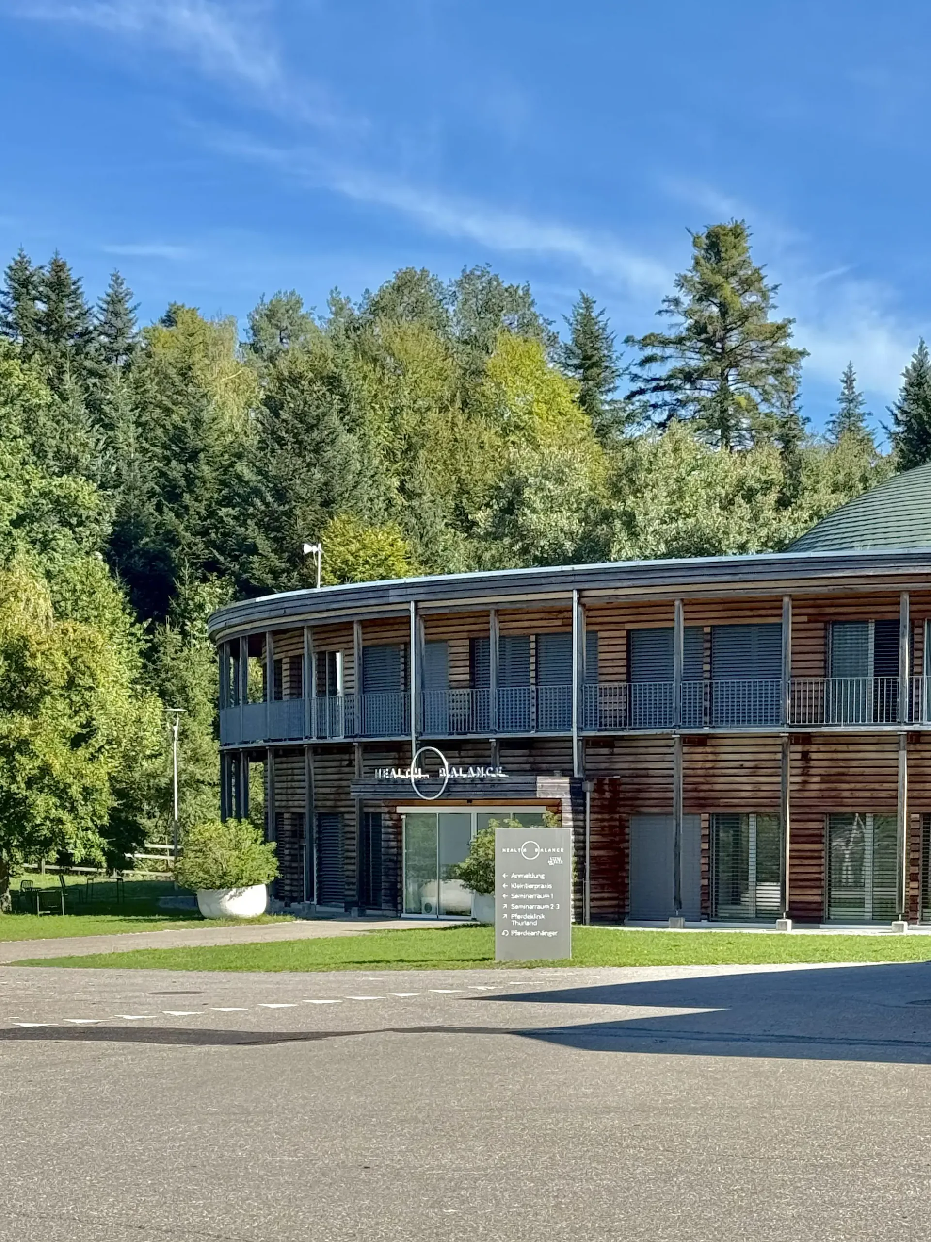 Flexible Büro- und Gewerbeflächen in naturnaher Lage zu vermieten