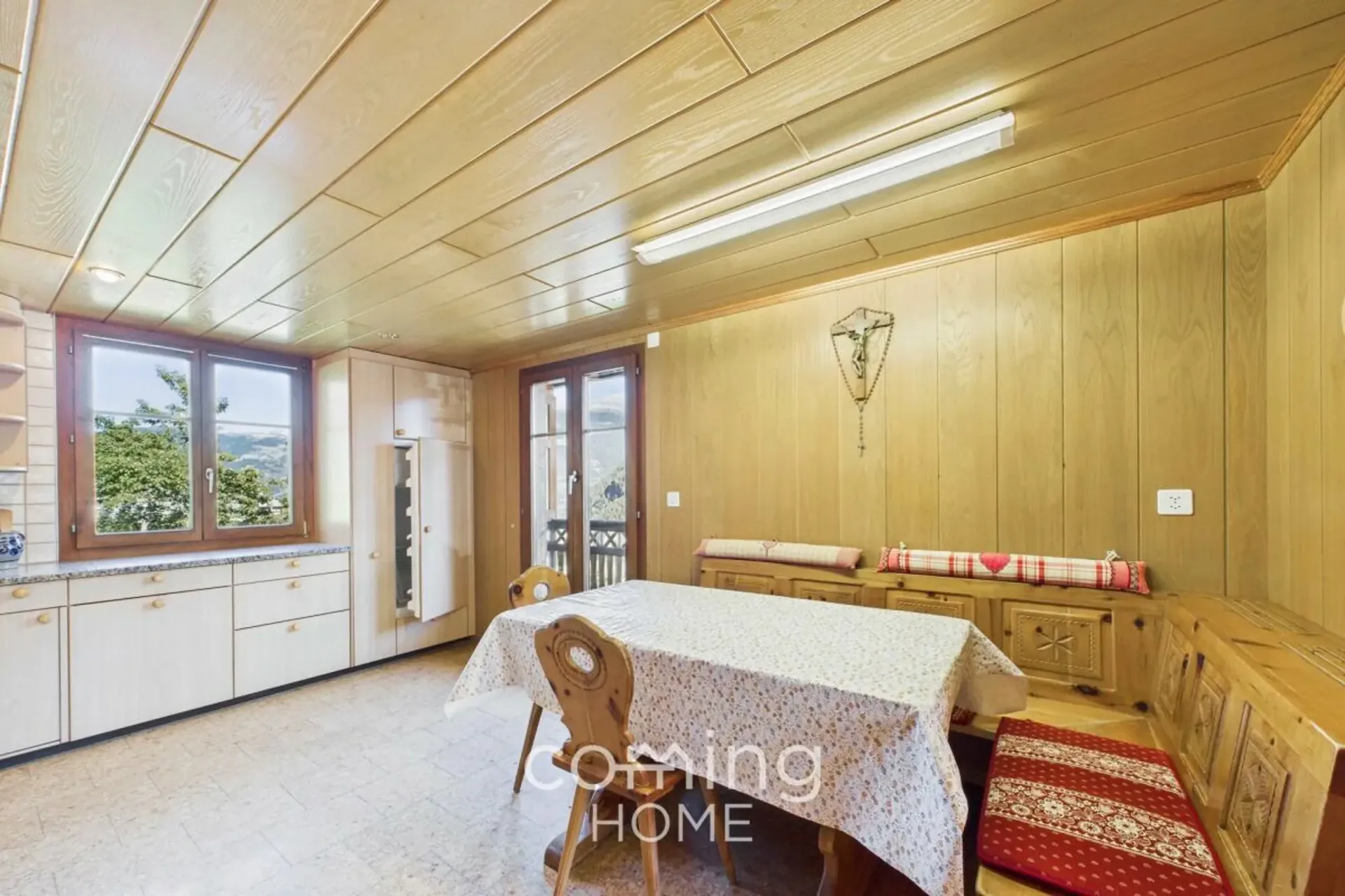 L'ambiance d'un chalet valaisan à Embd - Appartement de 3,5 pièces avec vue sur les montagnes et résidence secondaire