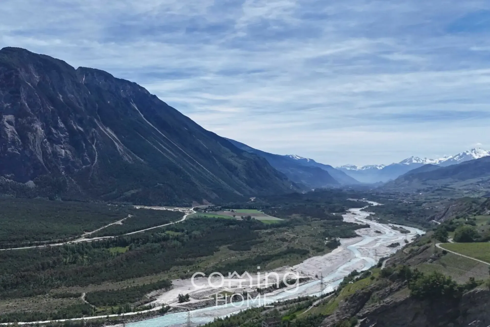 Terrain à bâtir ensoleillé à Loèche, avec une vue magnifique - entièrement viabilisé