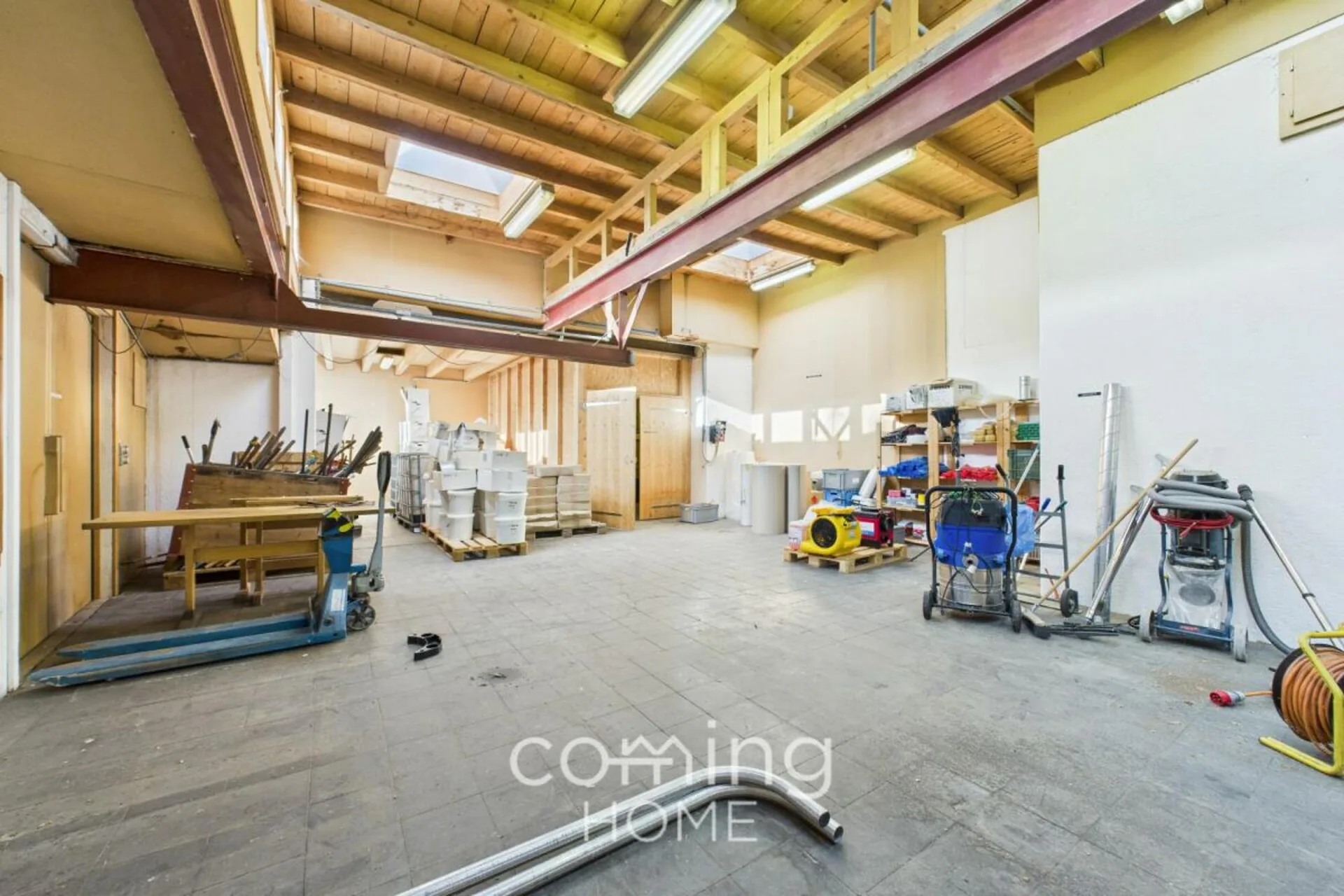 440 m² Gewerbehalle in Turtmann - Starkstrom, direkte Zufahrt und flexible Nutzung