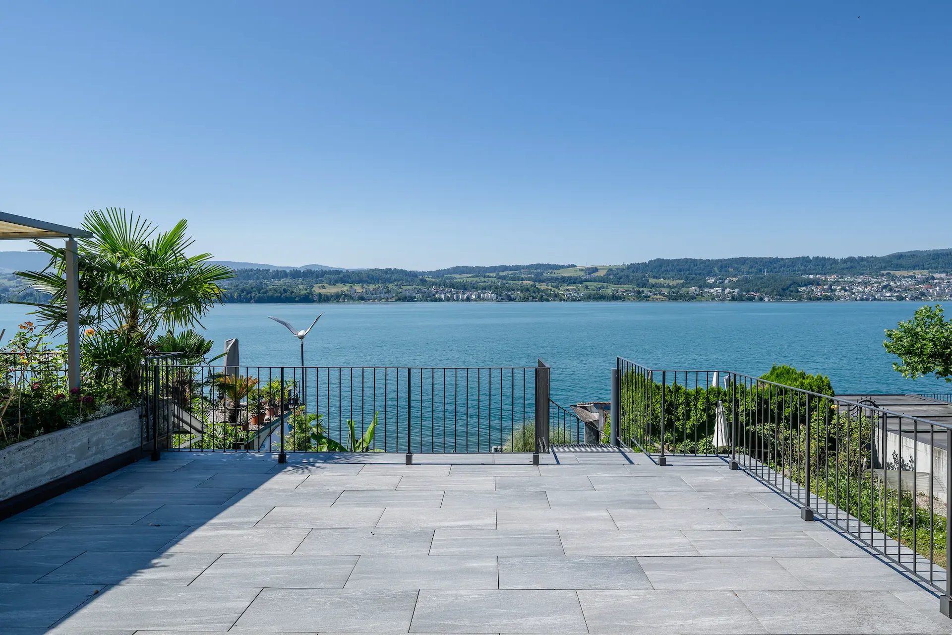 First row for you: House with direct lake access