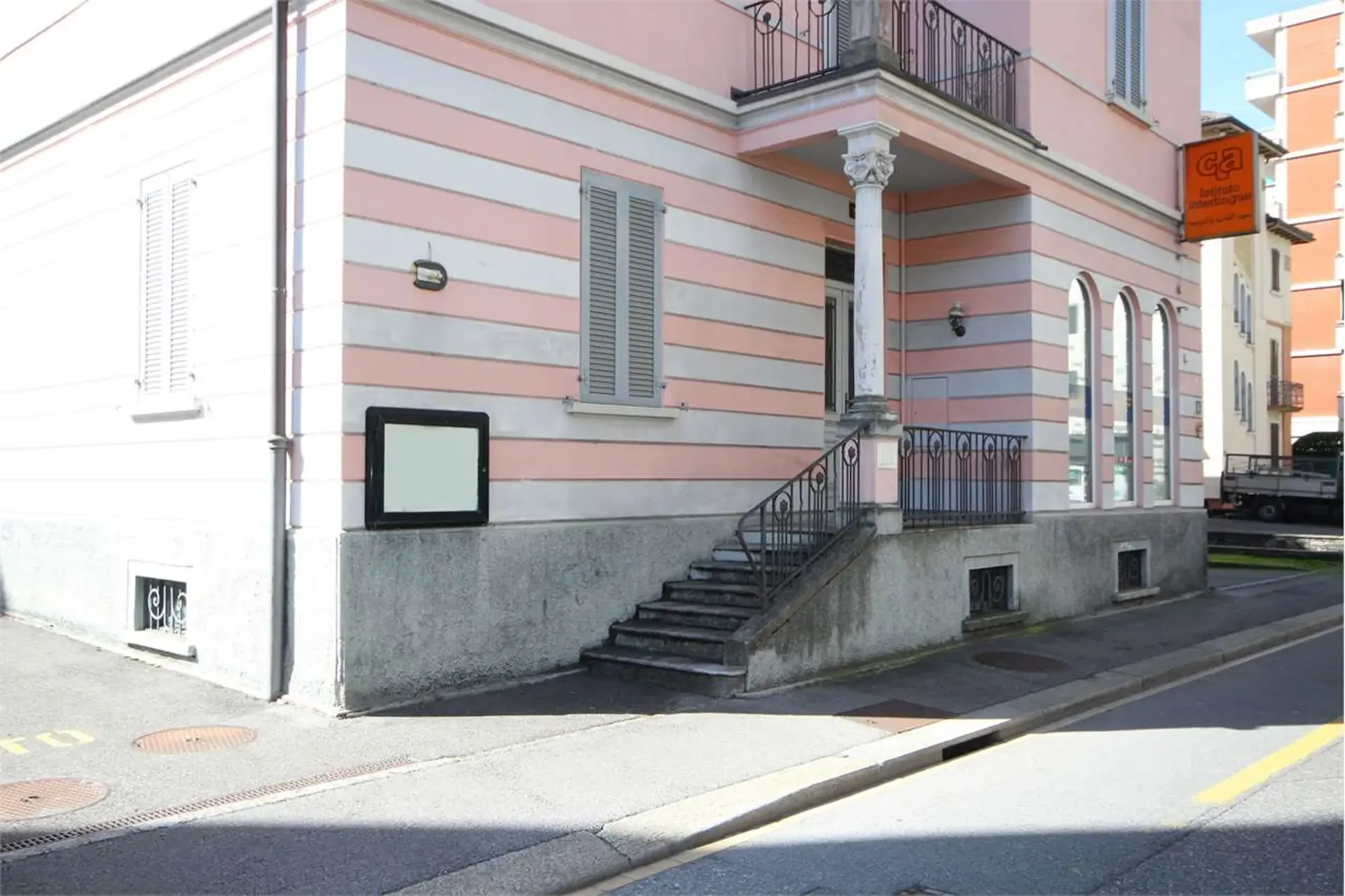 Lugano: Büro mit 4 Räumen in strategischer Lage