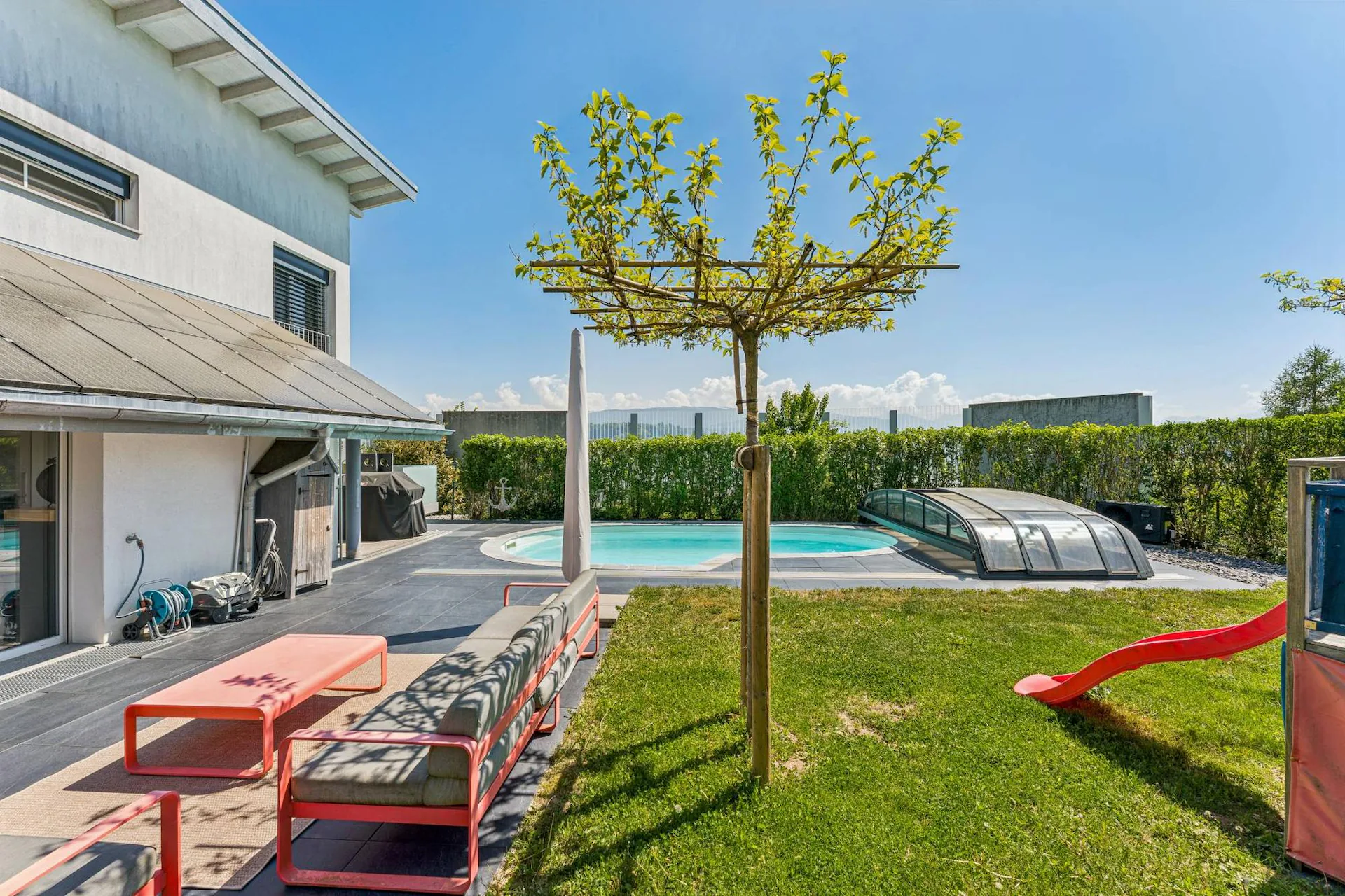 Prächtiges Haus mit Rentenwohnung und Pool