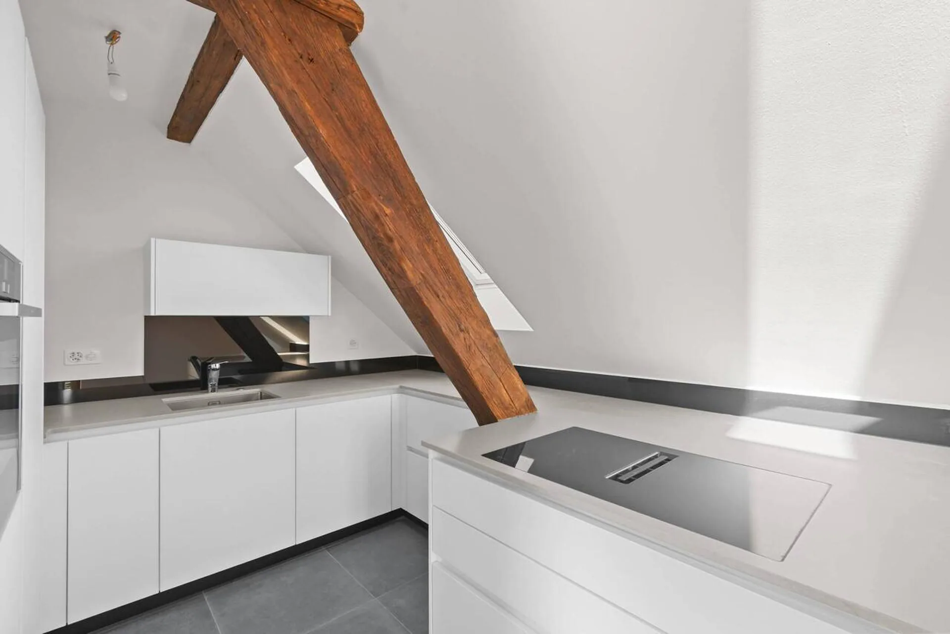 Appartamento multipiano con balcone e vista fantastica!