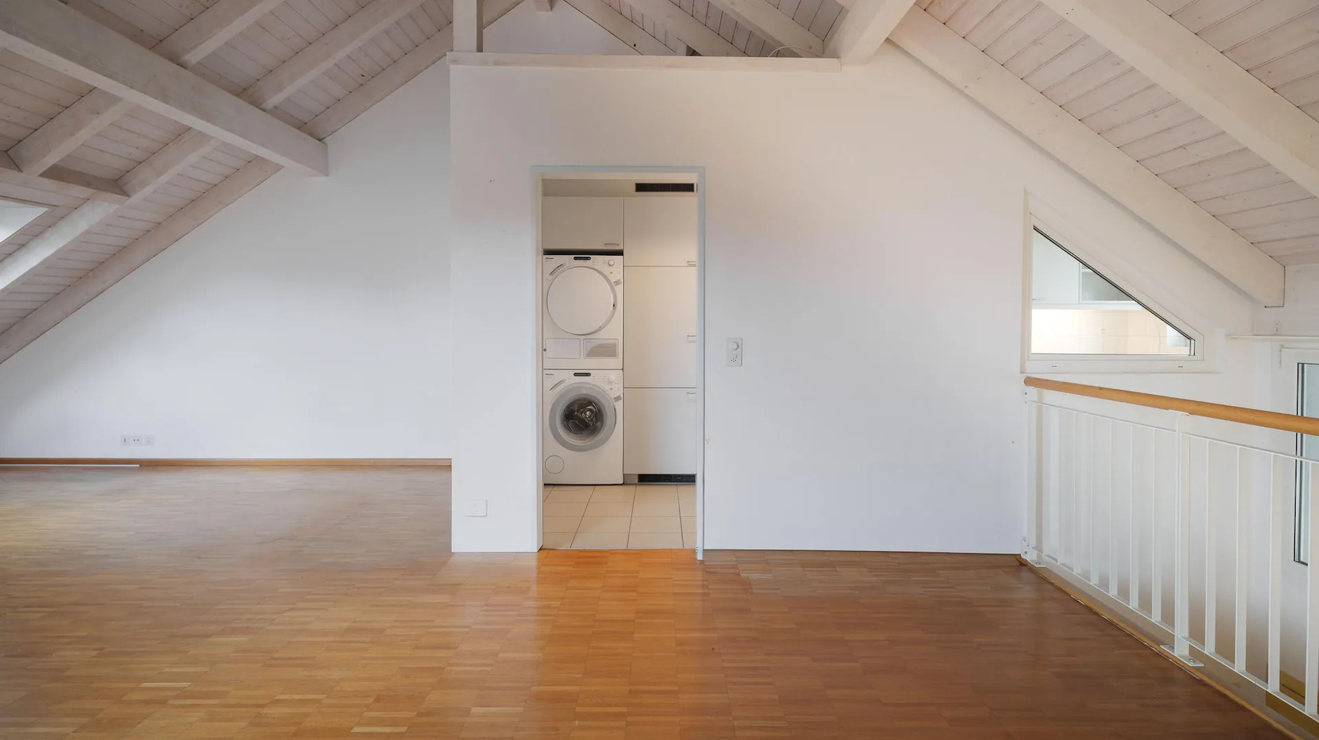 Elegante appartamento di 3,5 locali a Reinach