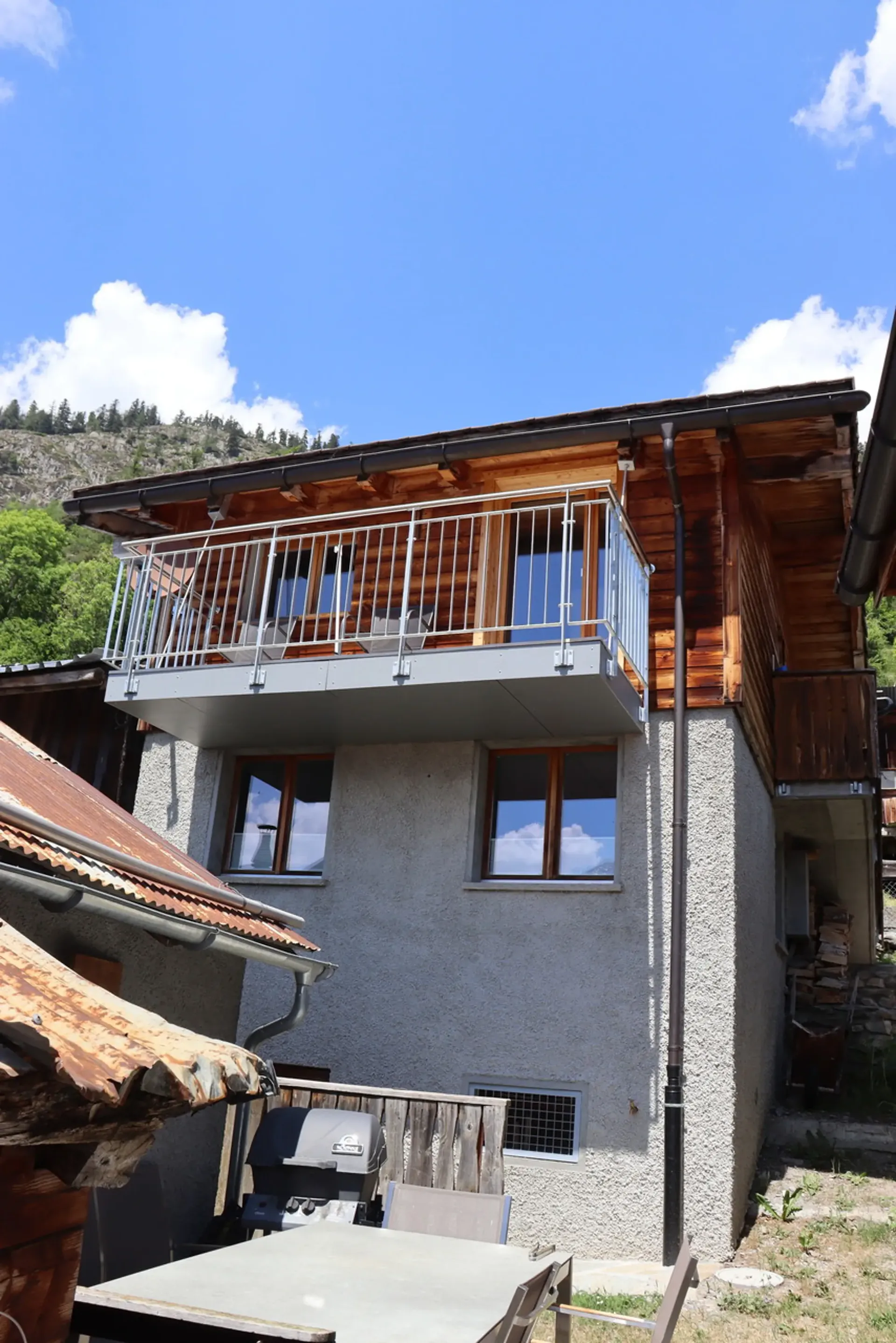 Sunny holiday home with mountain panorama - Charm and modern coziness