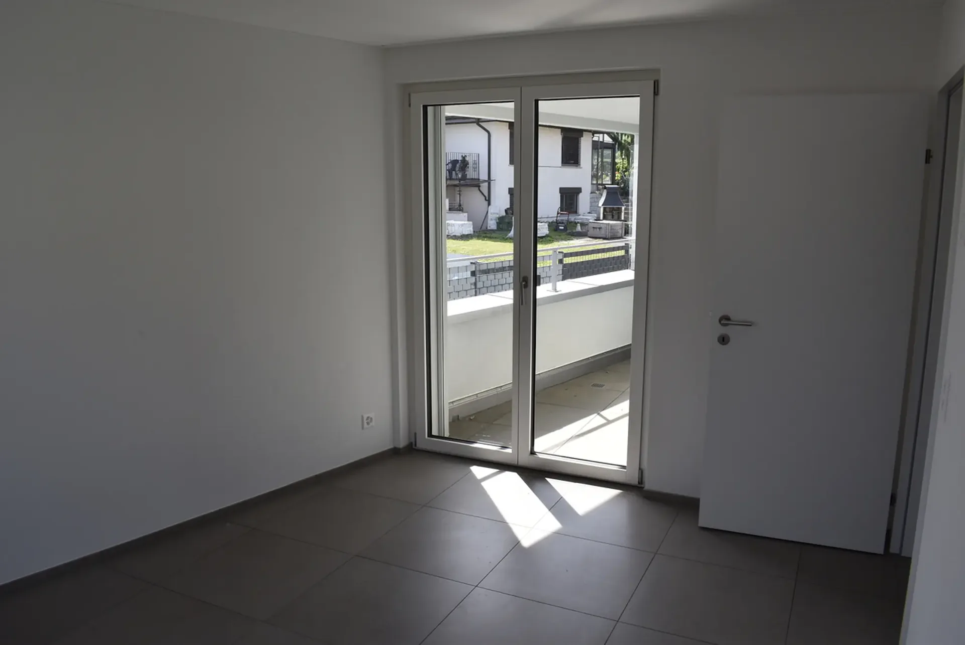 Attractive 4.5-room apartment with partial view of Lake Hallwil