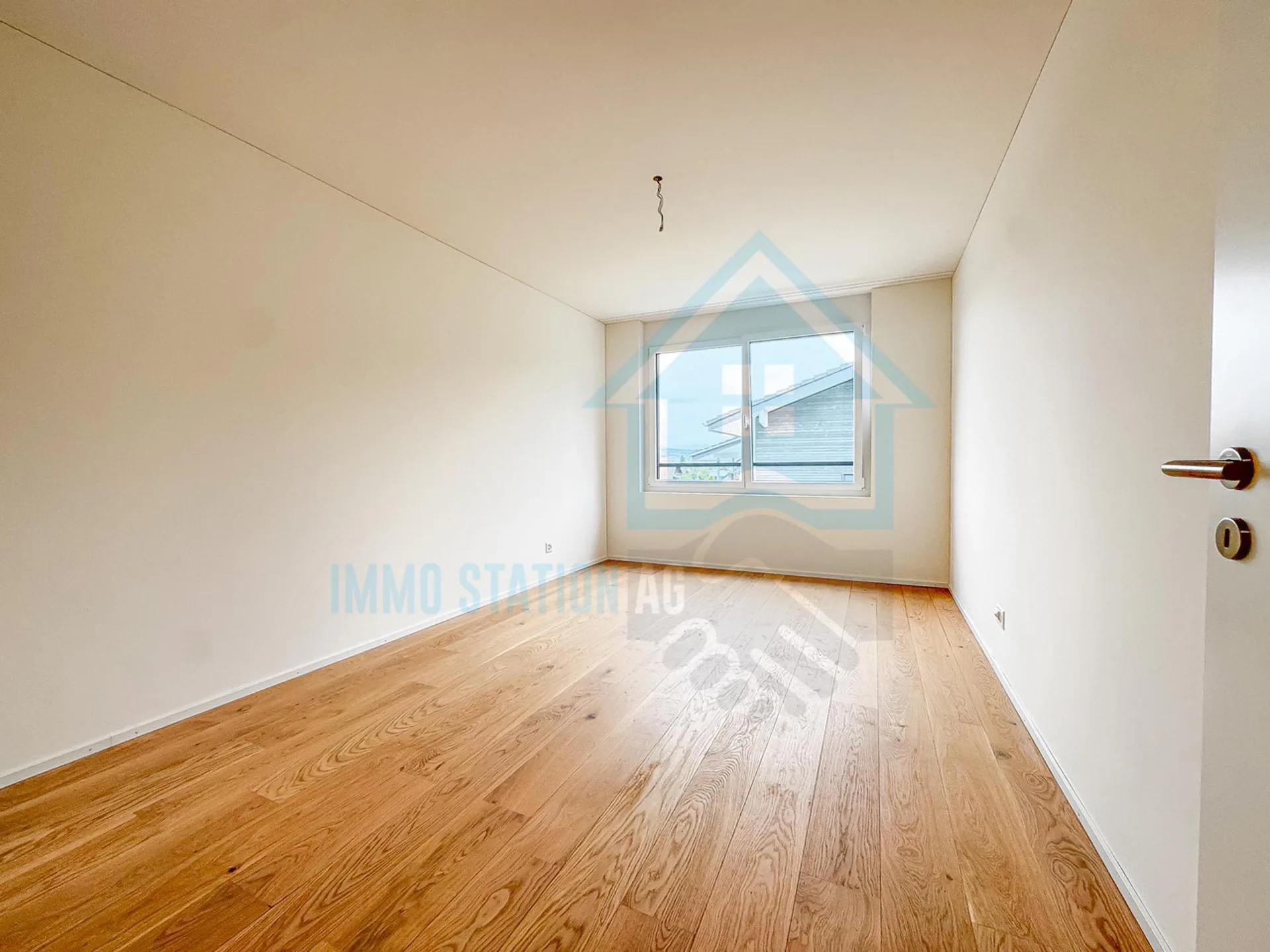 Exklusives Neubau-6.5-Zimmer-Doppeleinfamilienhaus mit Panoramablick