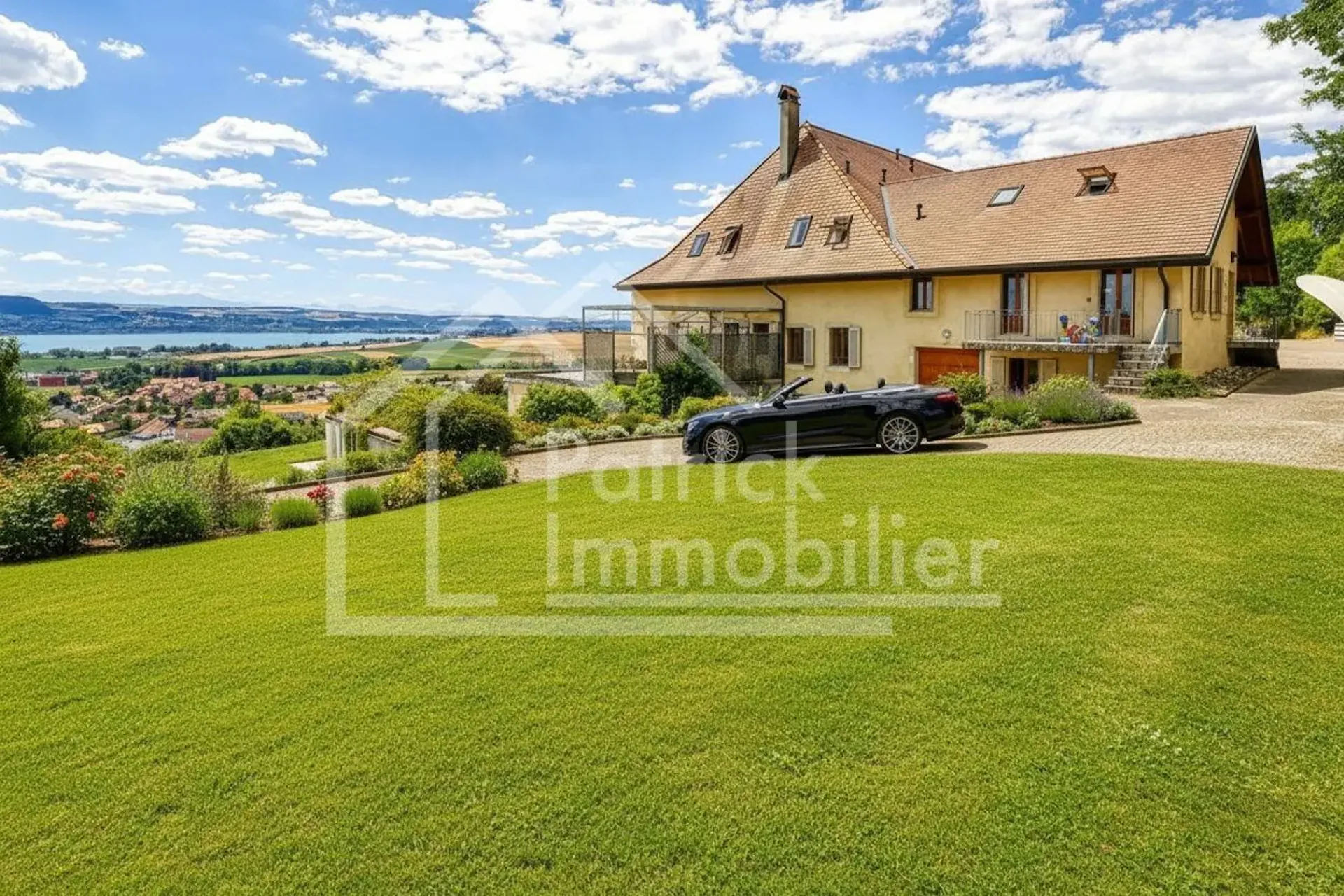 Außergewöhnliche Residenz in Triplex mit Panoramablick auf den See