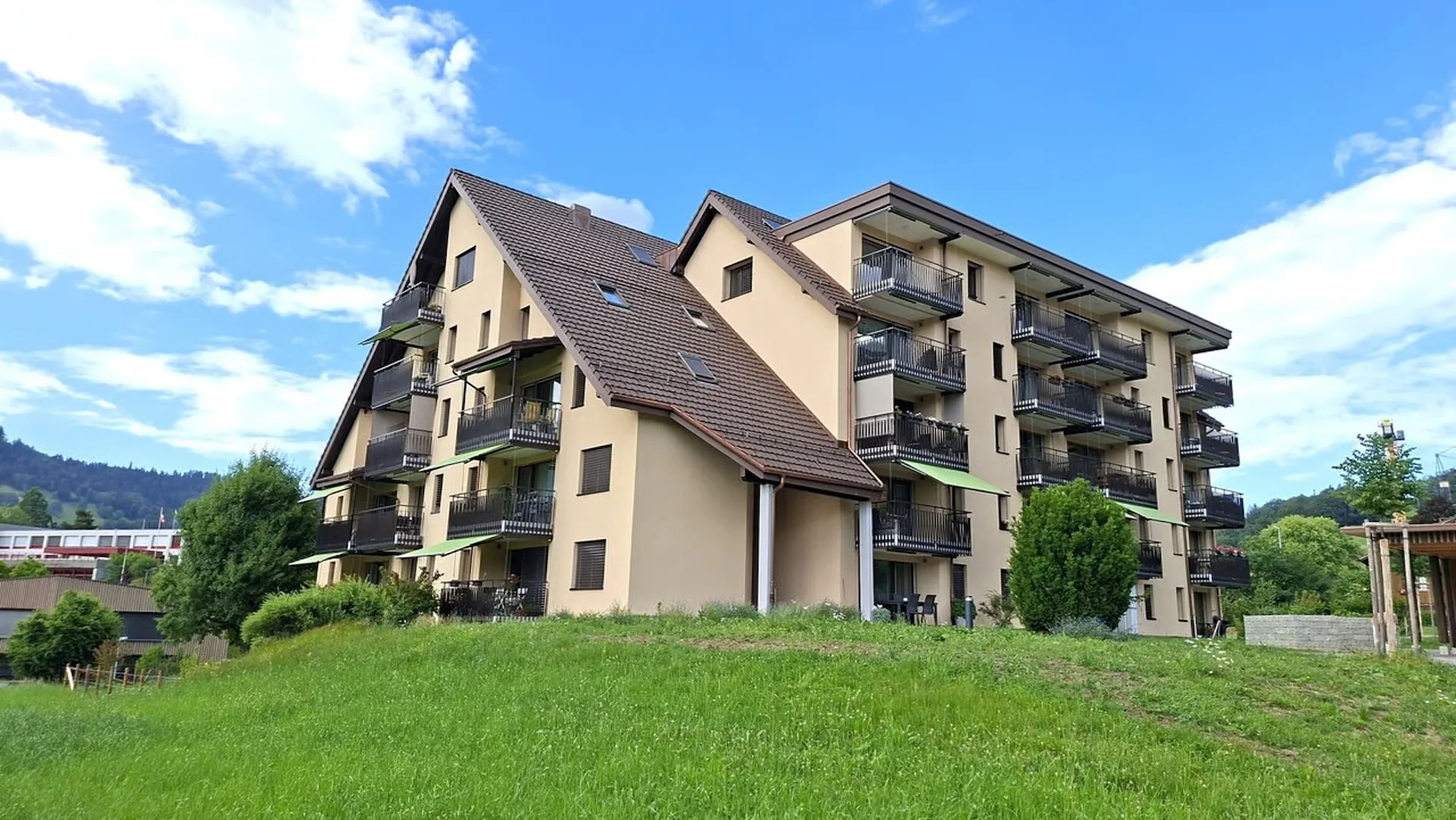 Incantevole appartamento mansardato nel Lindehof Schüpfheim (primo occupante)