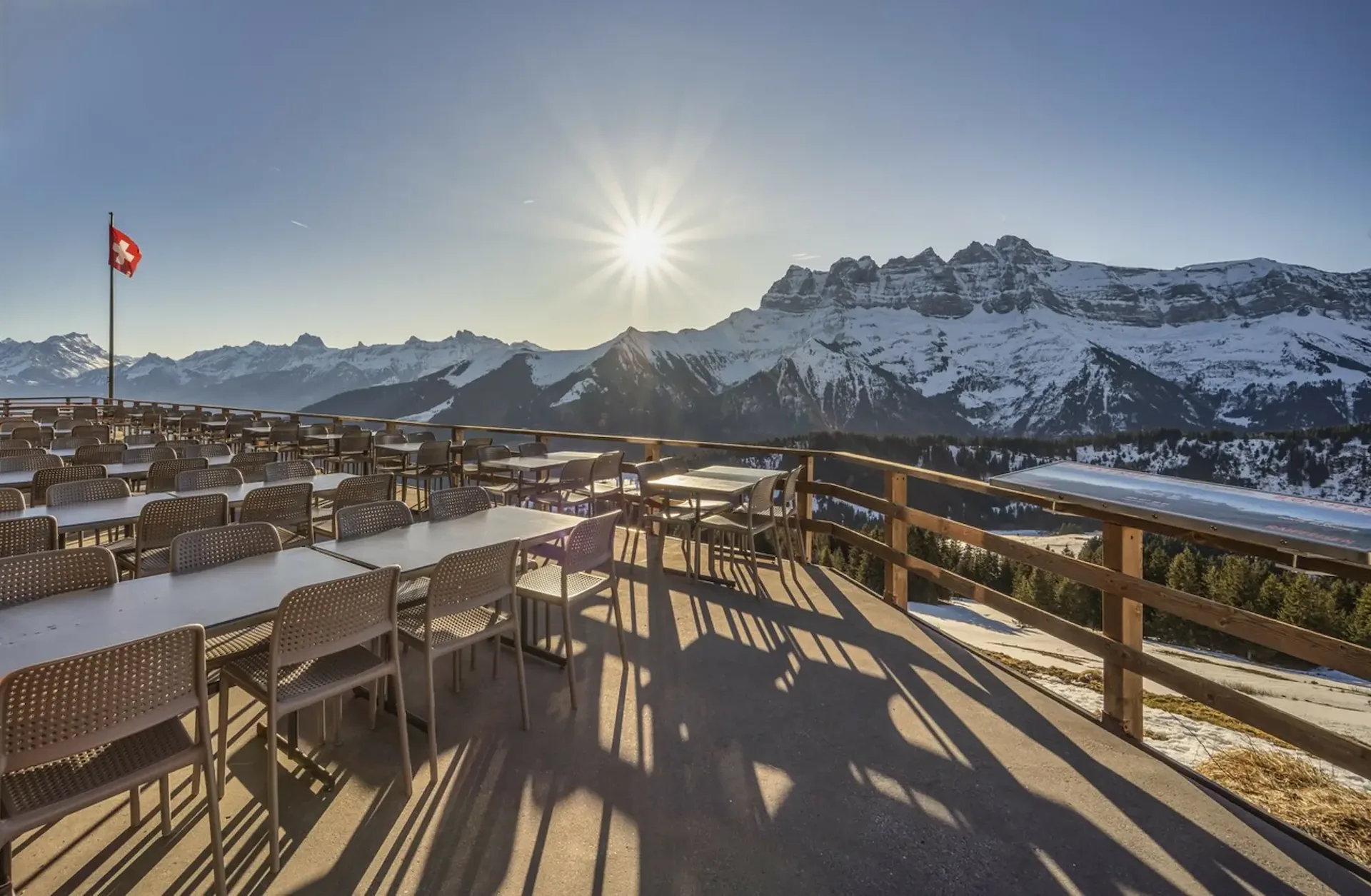 RESTAURANT AUF DEN PISTEN - TERRASSE MIT BICK AUF DENTS-DU-MIDI - EXKLUSIVITÄT
