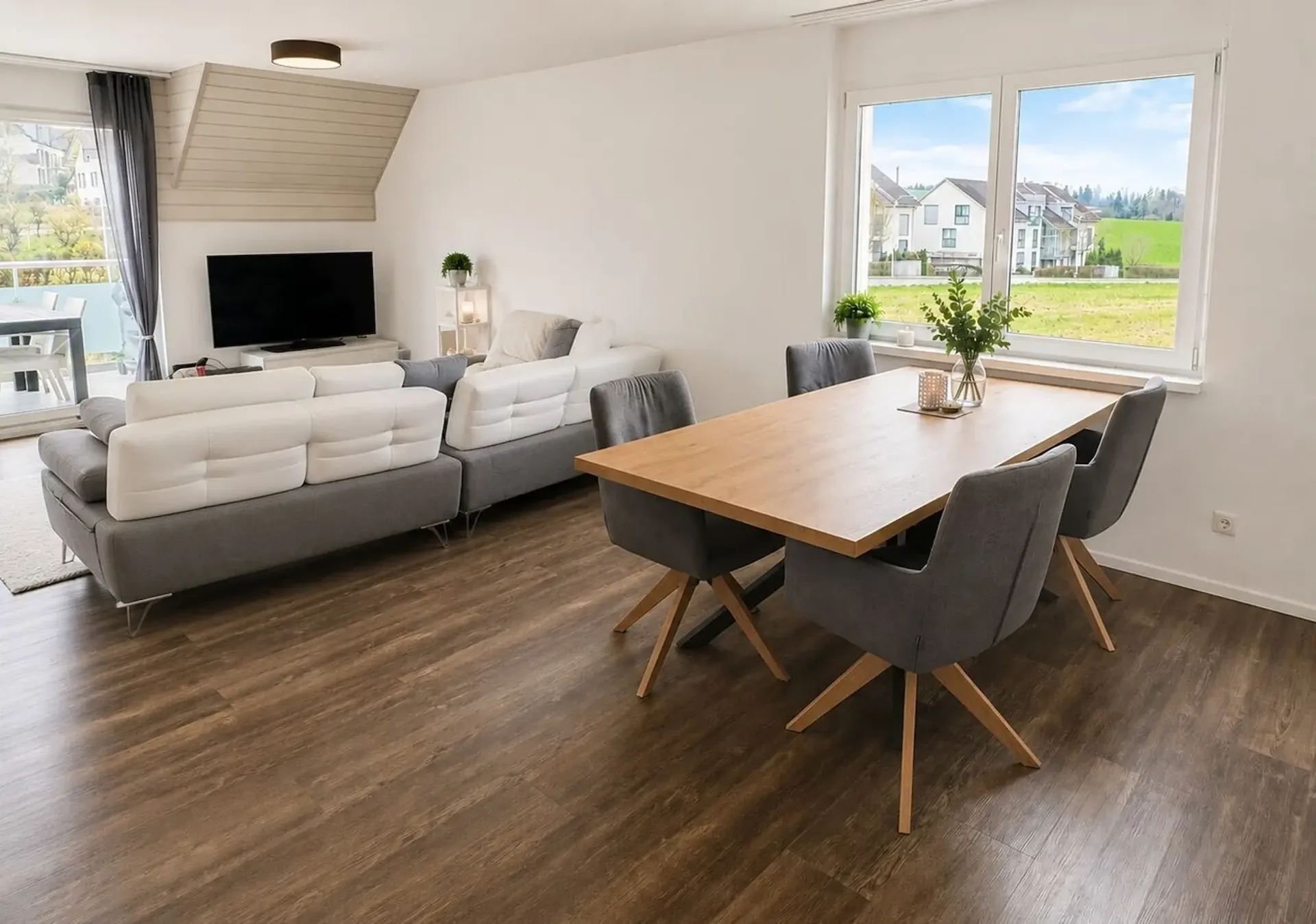 4.5-Zimmer-Maisonette-Dachwohnung mit Blick ins Grüne