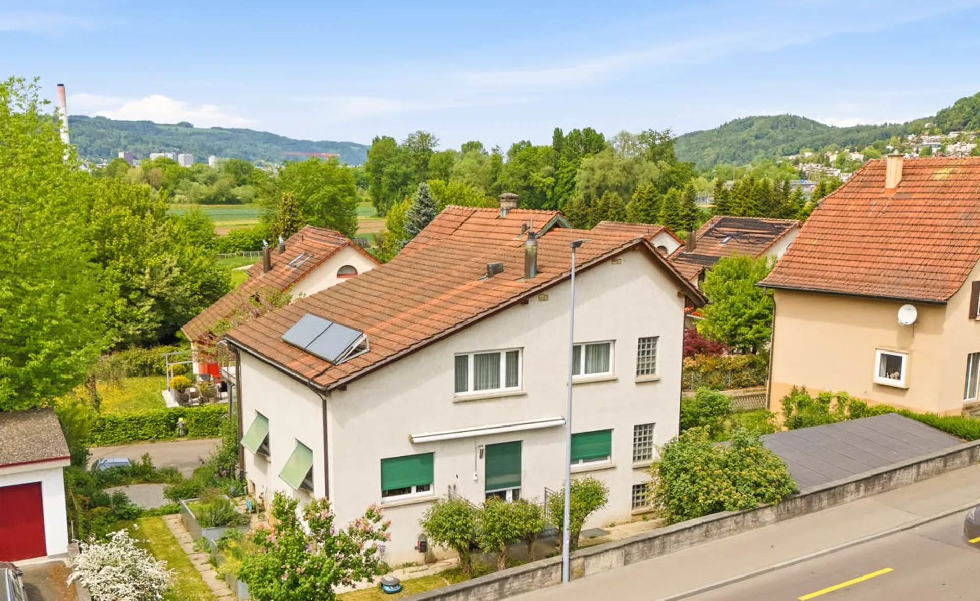 ZWEIFAMILIENHAUS ZWISCHEN ZÜRICH UND BADEN