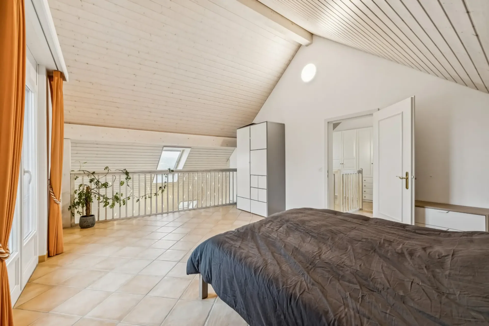 Duplex von 5,5 Zimmern mit großem unabhängigem Raum