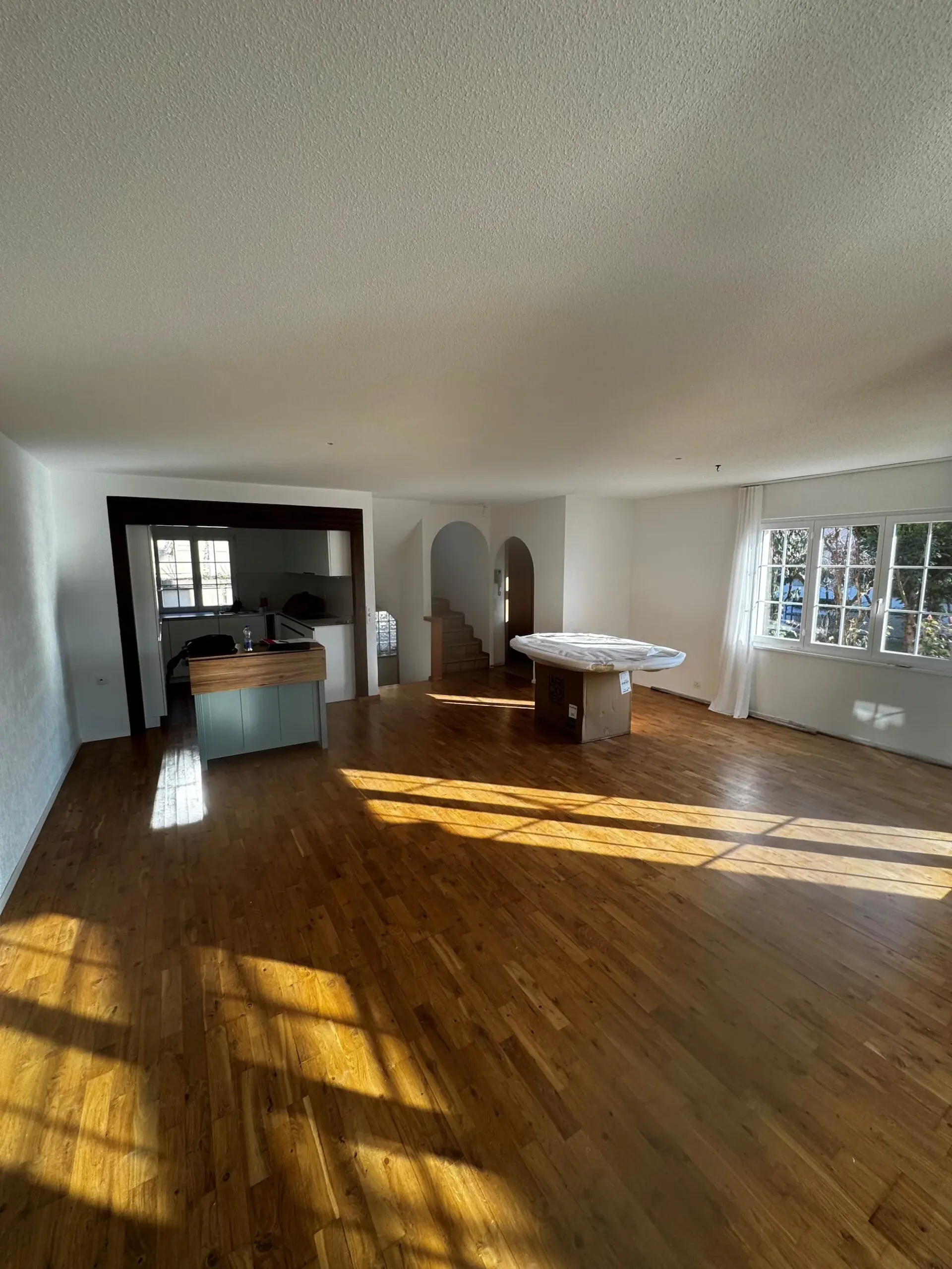 Idyllisches Wohnen am Rebberg: 4.5-Zimmer-Doppelhaushälfte in Weining